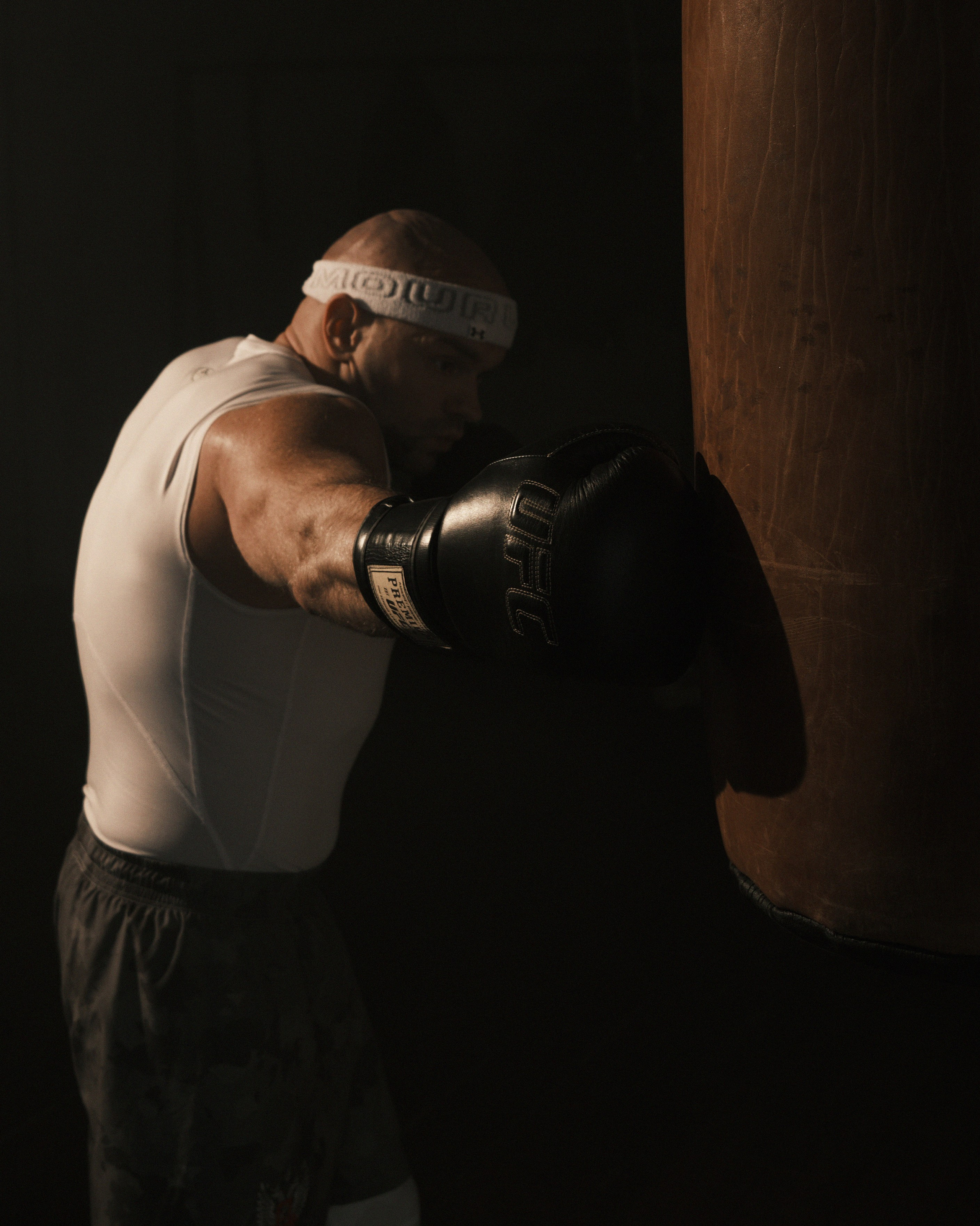 BOX. NOIZOMAX Художественный фотограф в Дубай