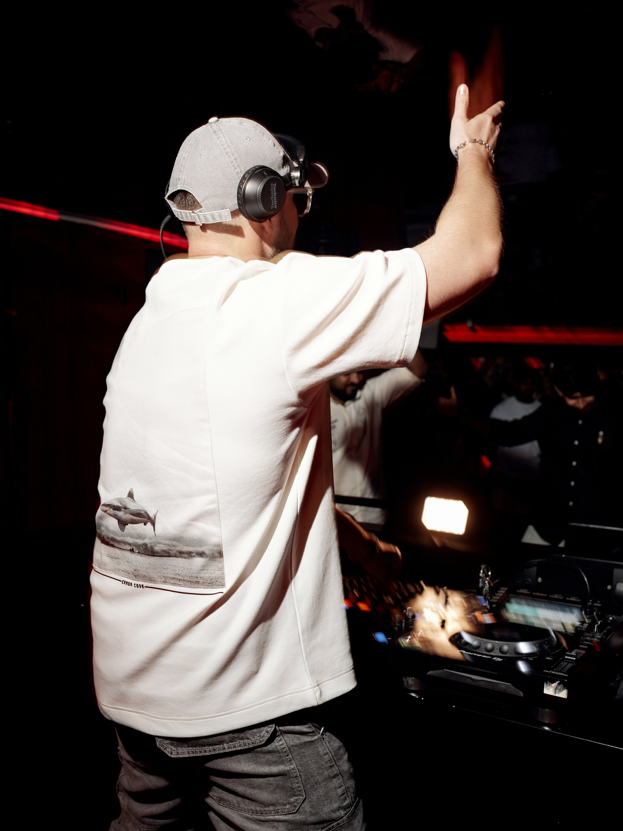 CLUB. NOIZOMAX Художественный фотограф в Дубай