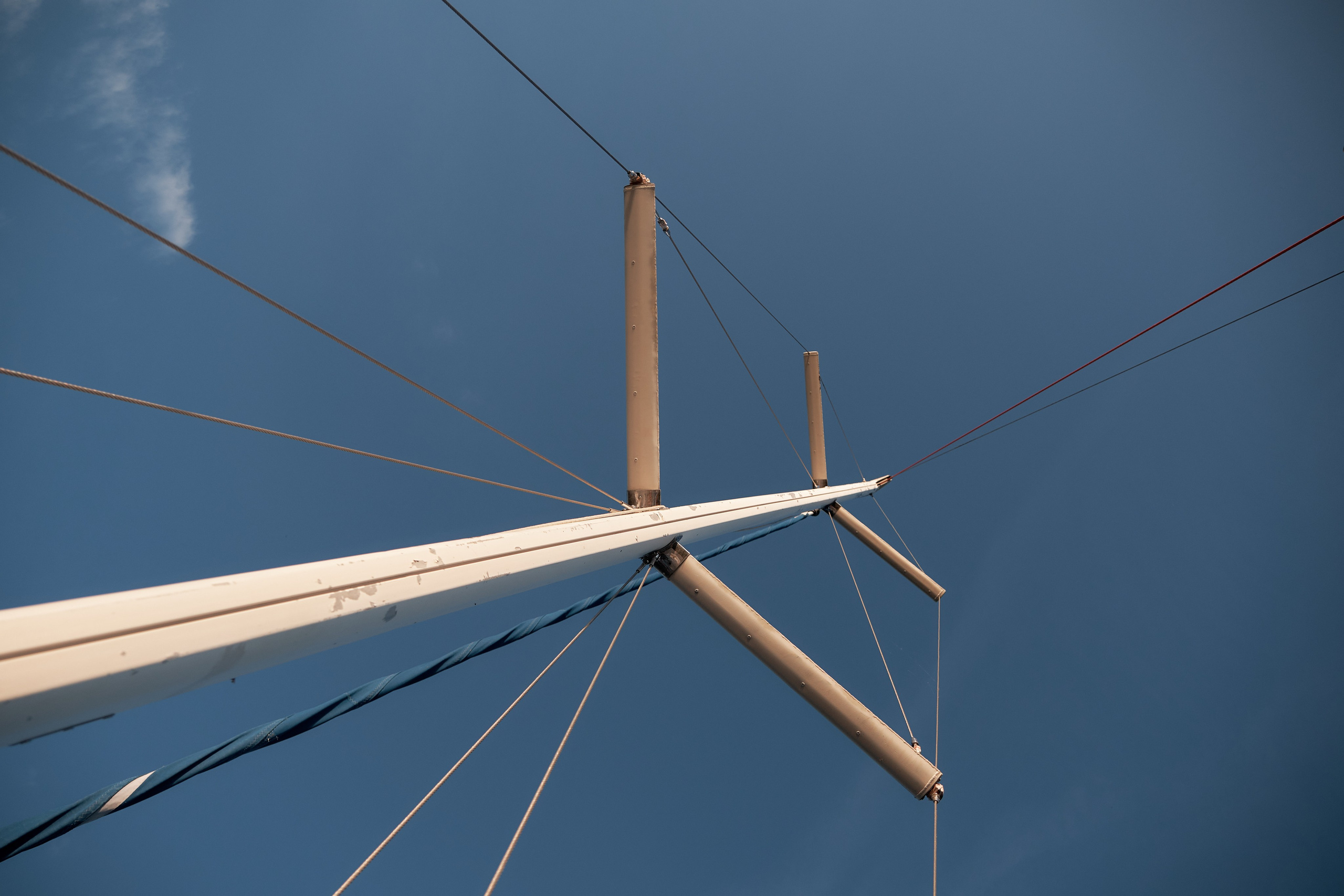 Яхта парус. Свадьба. Свадебный и портретный фотограф в Екатеринбурге Александр Блюденов