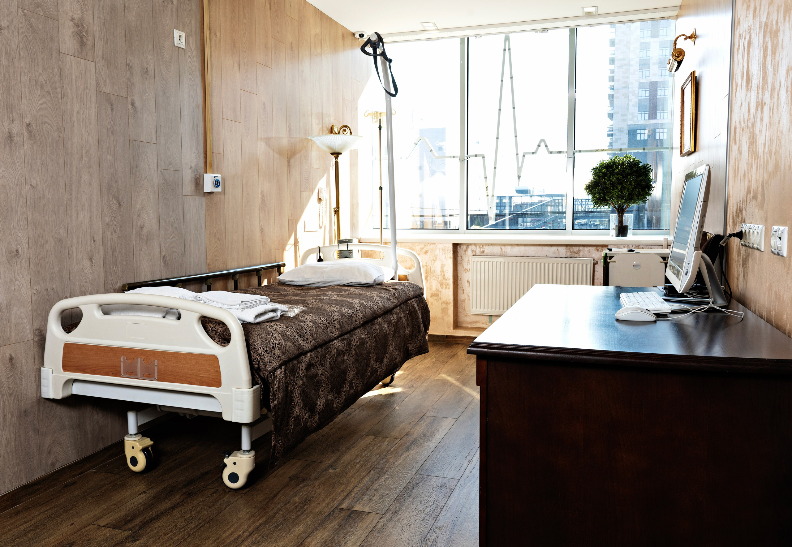 Международная академическая клиника. Я занимаюсь событийной, свадебной, товарной, студийной… фотографией