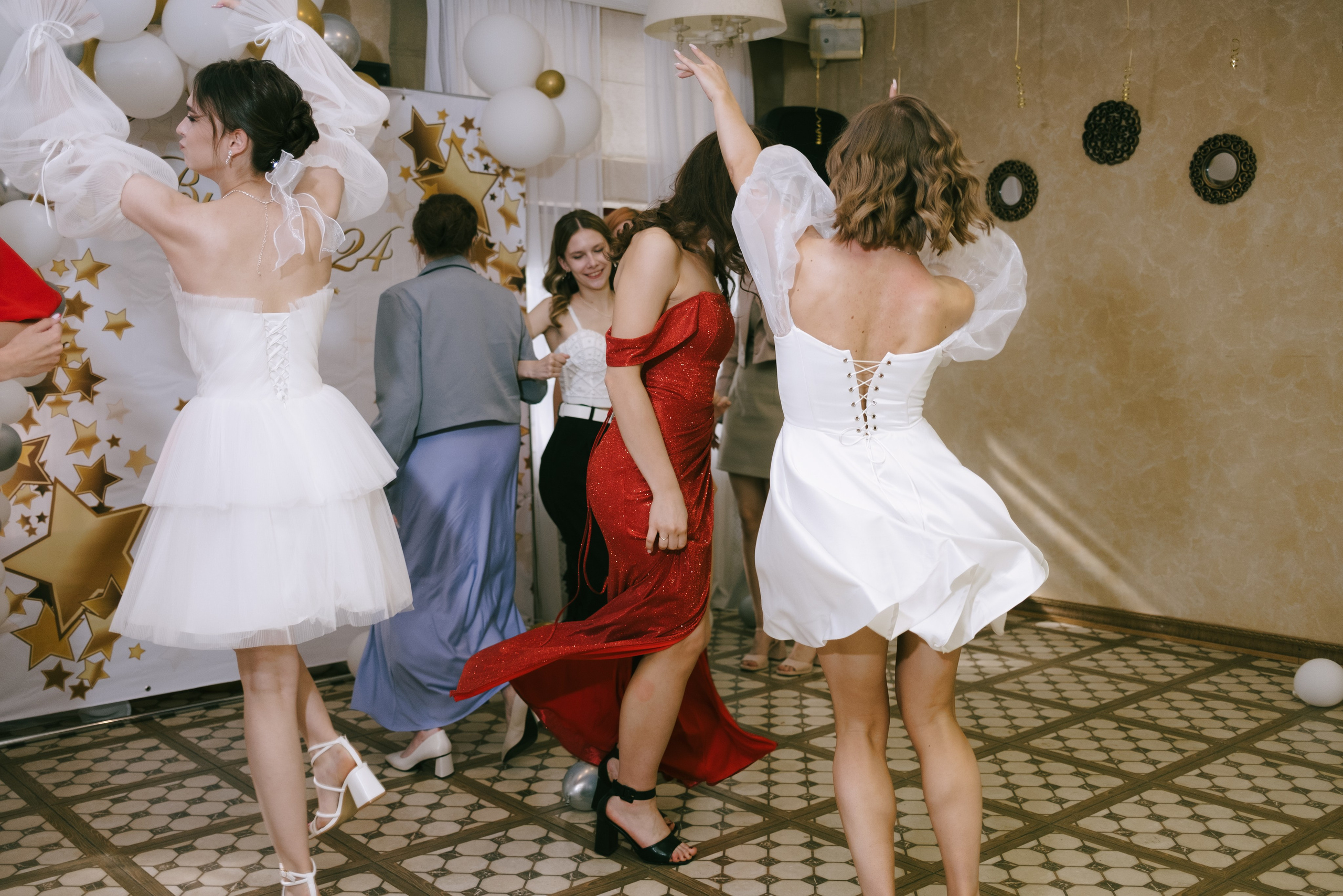 Выпускной школа 33. Свадебный и репортажной фотограф Денис Ожигин в Краснодаре и Краснодарском крае