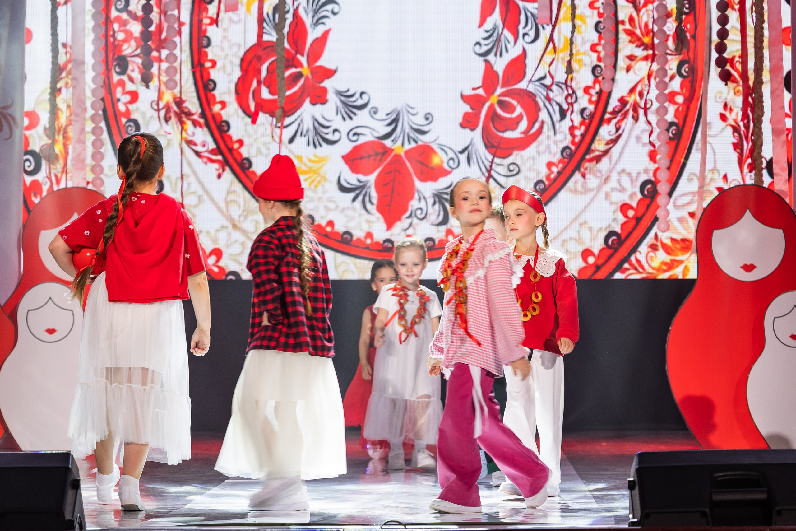 Показ Happy Kids. Выпускные альбомы во Владивостоке