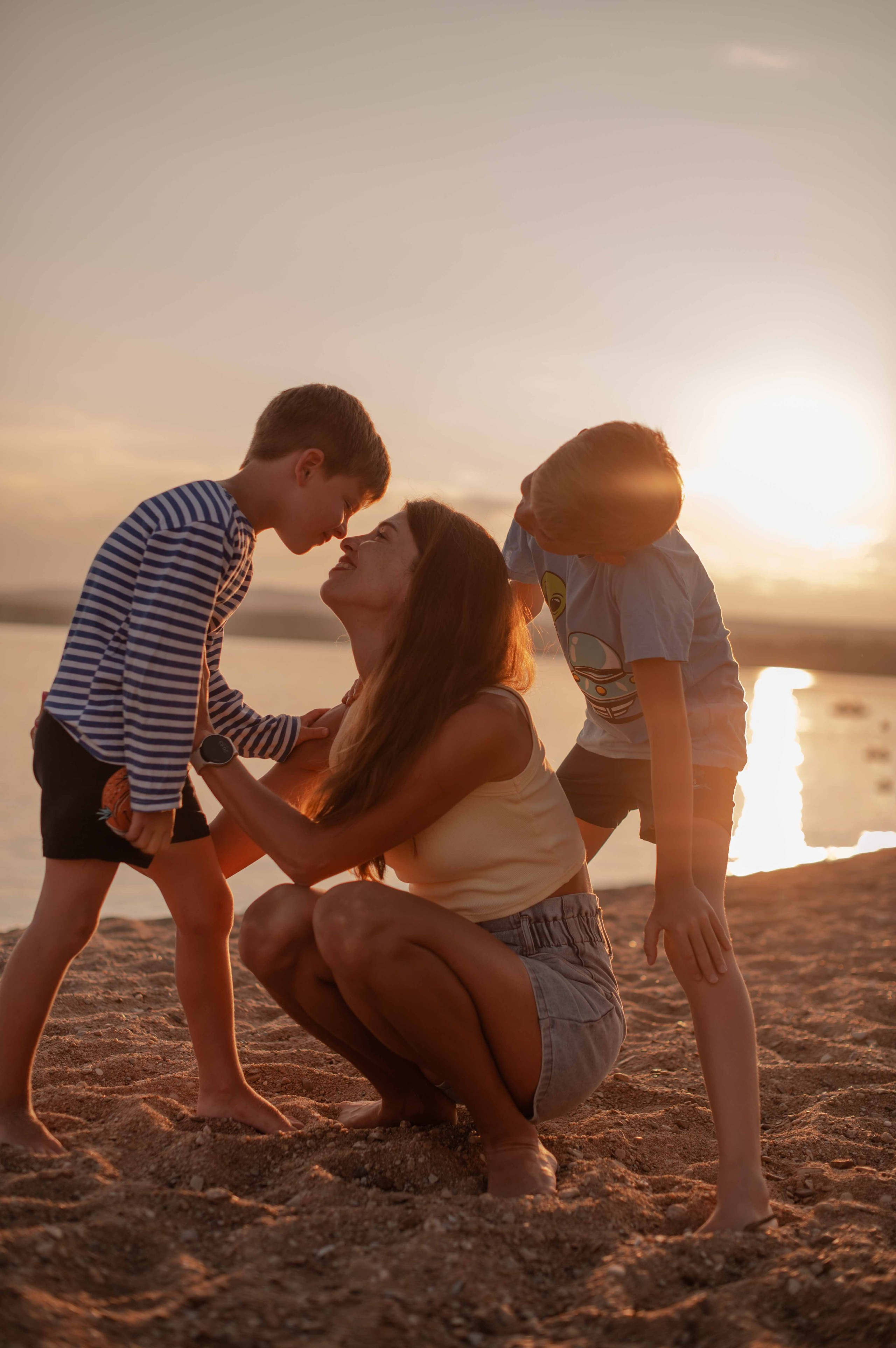 Катя и детишки на Арахлее. Фотограф Виктория Воронина