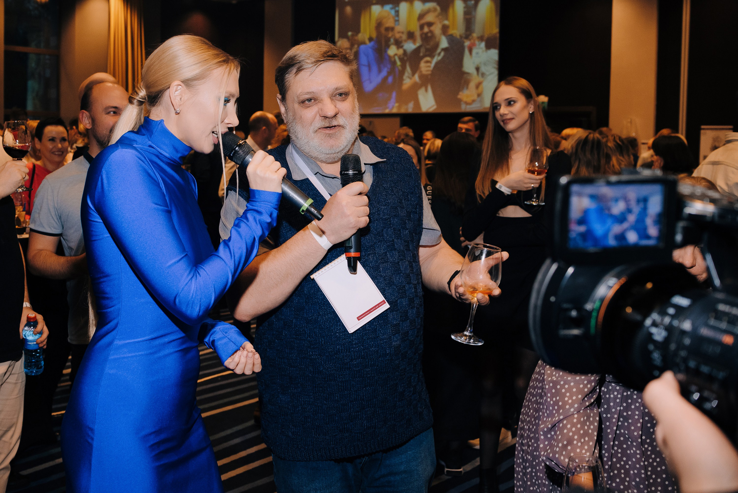 ФЕСТИВАЛЬ ВИНА И КРЕПКИХ НАПИТКОВ МАВТ-ВИНОТЕКА. Репортажный фотограф Зуев Роман г. Челябинск