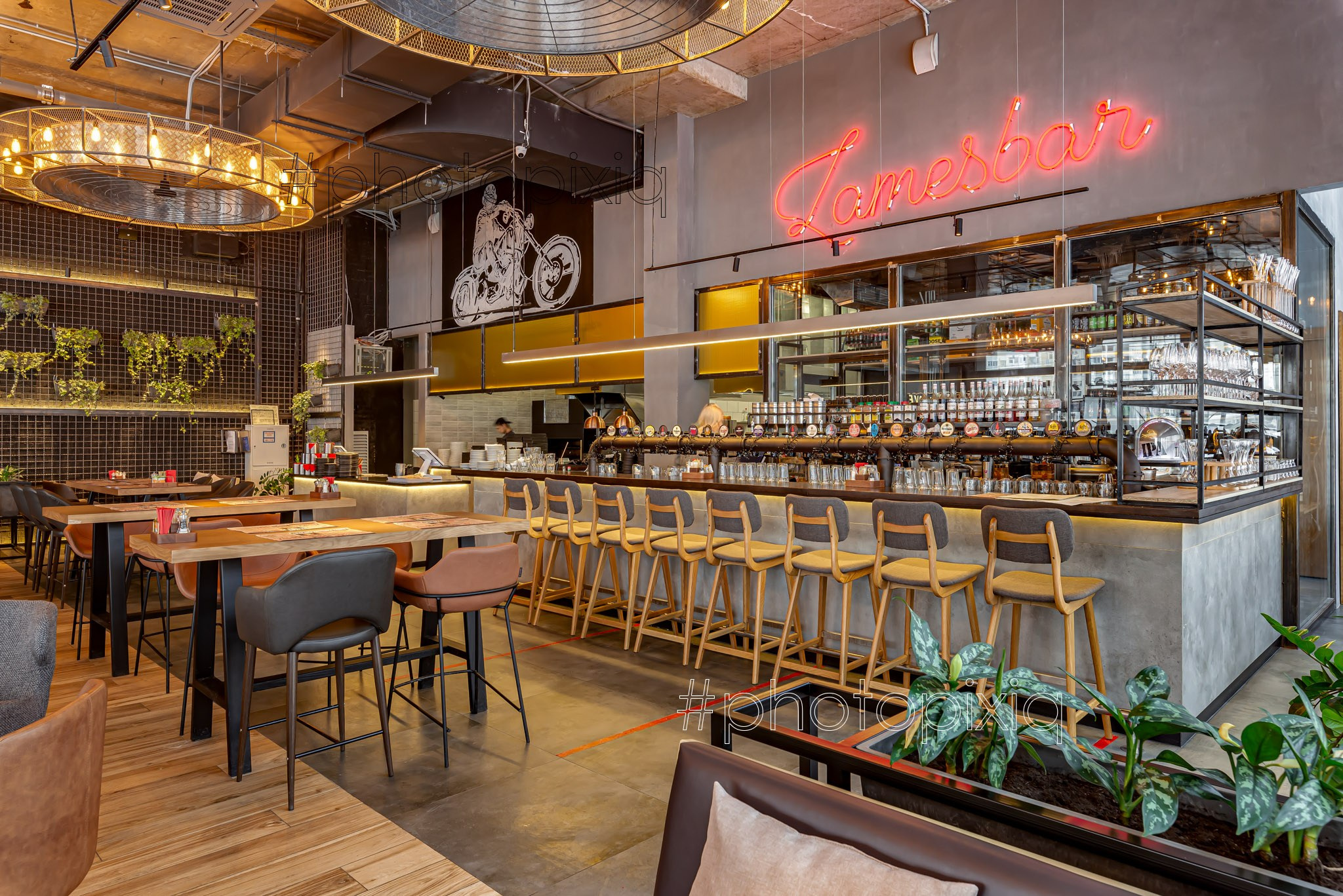 Интерьерная съёмка ресторана ZAMES beer & greill. Интерьерная съёмка и виртуальные туры — Интерьерный фотограф Кузнецов Сергей (photopixiq)