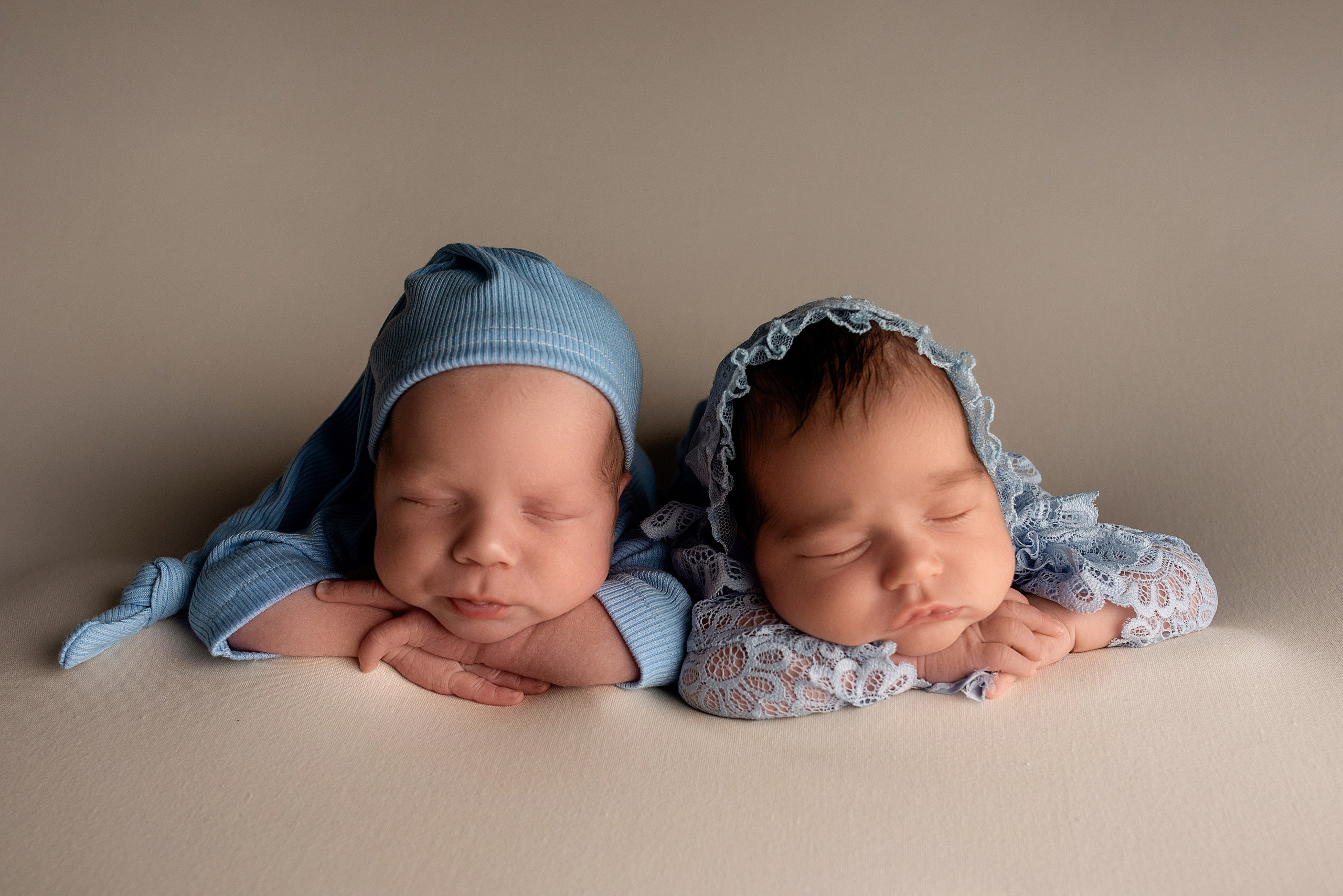 Новорождённые двойняшки/близняшки. Детский фотограф новорождённых в Минске Боровик Екатерина