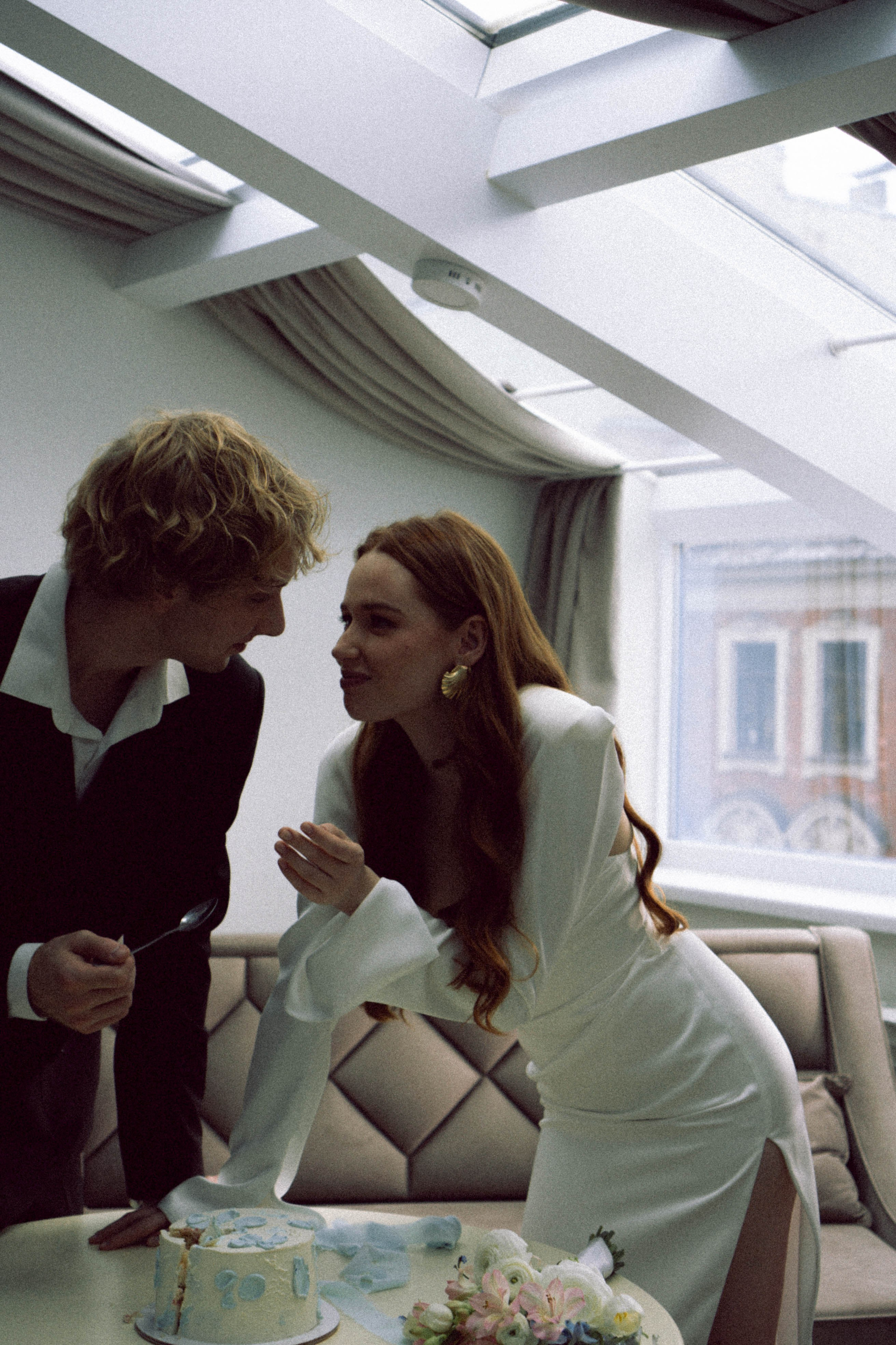 СВАДЕБНАЯ СЬЕМКА В ОТЕЛЕ. СБОРЫ ЖЕНИХА И НЕВЕСТЫ И ТАКЖЕ ТОР И ПОДГОТОВКА К ПРОГУЛКЕ. Профессиональный фотограф, Санкт-Петербург — Виктория Богомолова