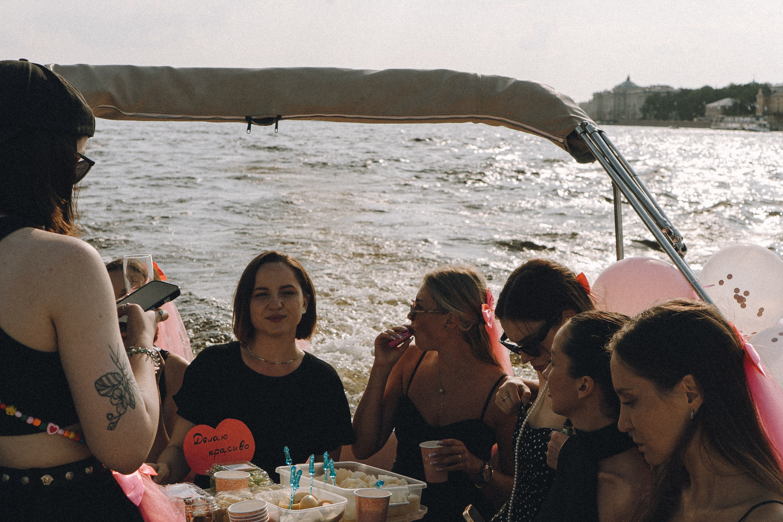 ДЕВИЧНИК НА КАТЕРЕ. Профессиональный фотограф, Санкт-Петербург — Виктория Богомолова