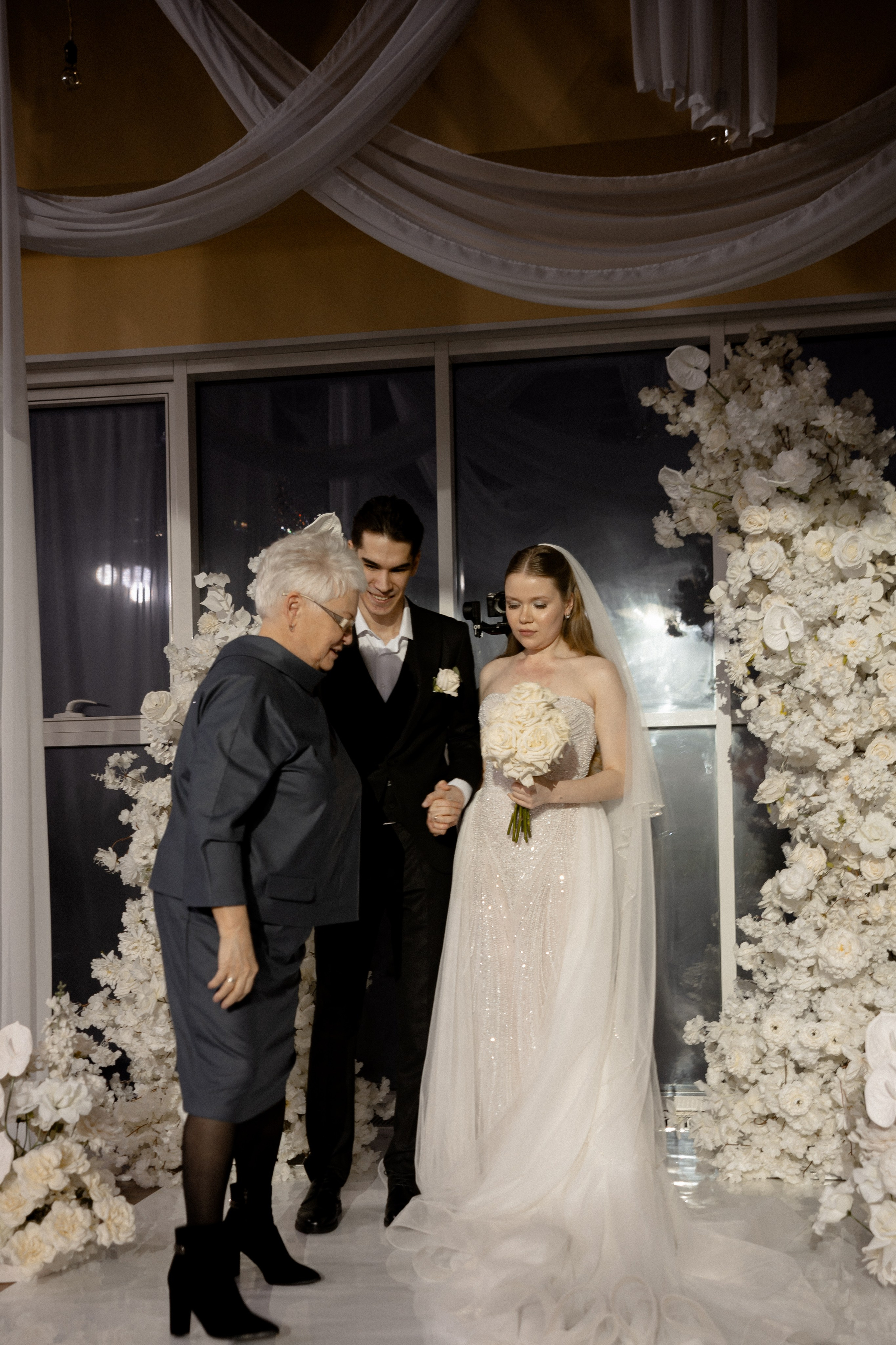 СВАДЕБНАЯ СЬЕМКА СБОРОВ В ОТЕЛЕ И ВЫЕЗД НА ЦЕРЕМОНИЮ (СНЯТО В СИБИРЕ В НИЖНЕВАРТОВСКЕ). Профессиональный фотограф, Санкт-Петербург — Виктория Богомолова