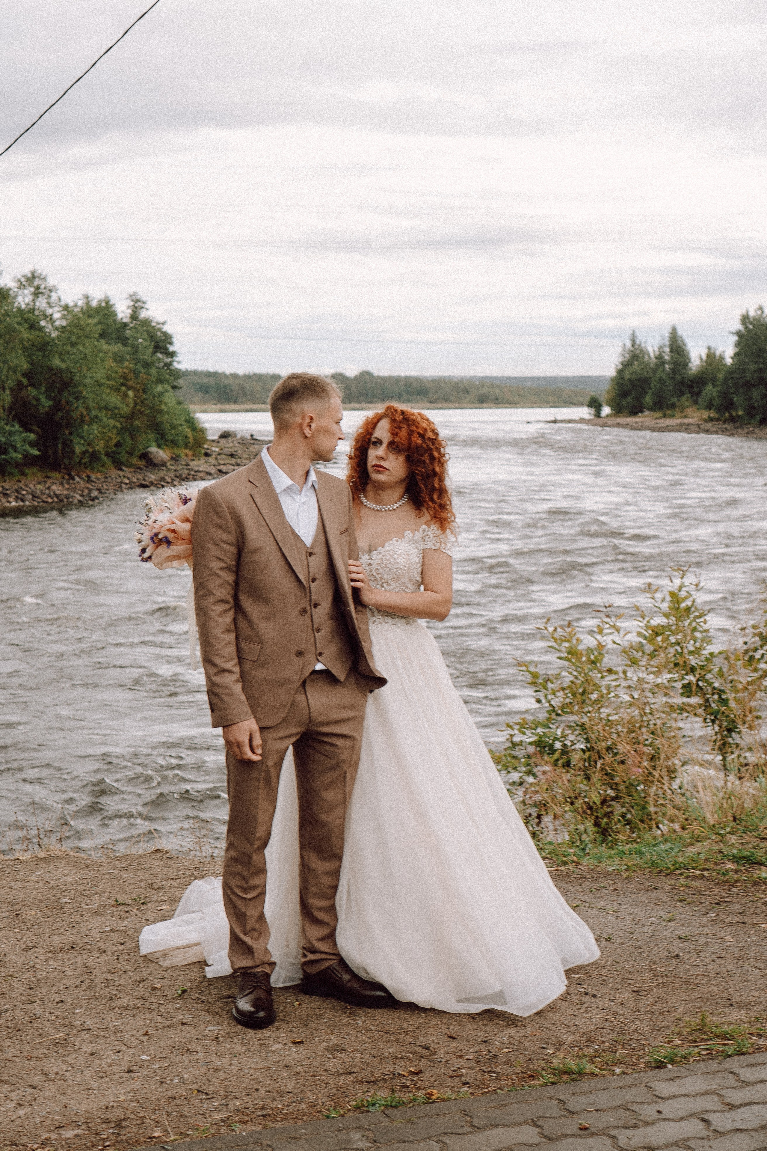 СВАДЕБНАЯ ФОТОСЕССИИЯ ПАРЫ В ГОРОДЕ ПРИОЗЕРСК В СОСНОВОМ ЛЕСУ И С ПИКАПОМ. Профессиональный фотограф, Санкт-Петербург — Виктория Богомолова