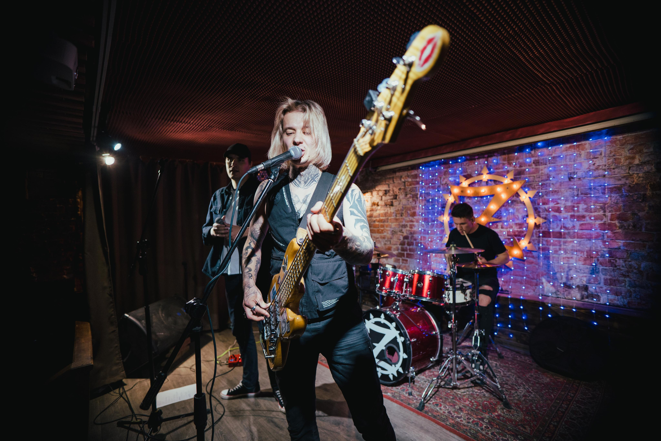 Концерт «The White Coffee» и «Без Пяти». Фотограф в Самаре Иван Булатов