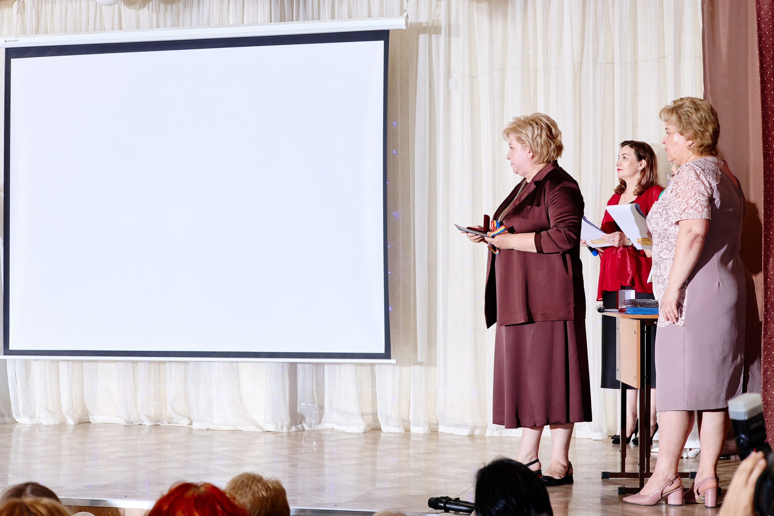 Выпускной 35 Сош. Фотограф Выпускные альбомы Таганрог Сергей Коробченко