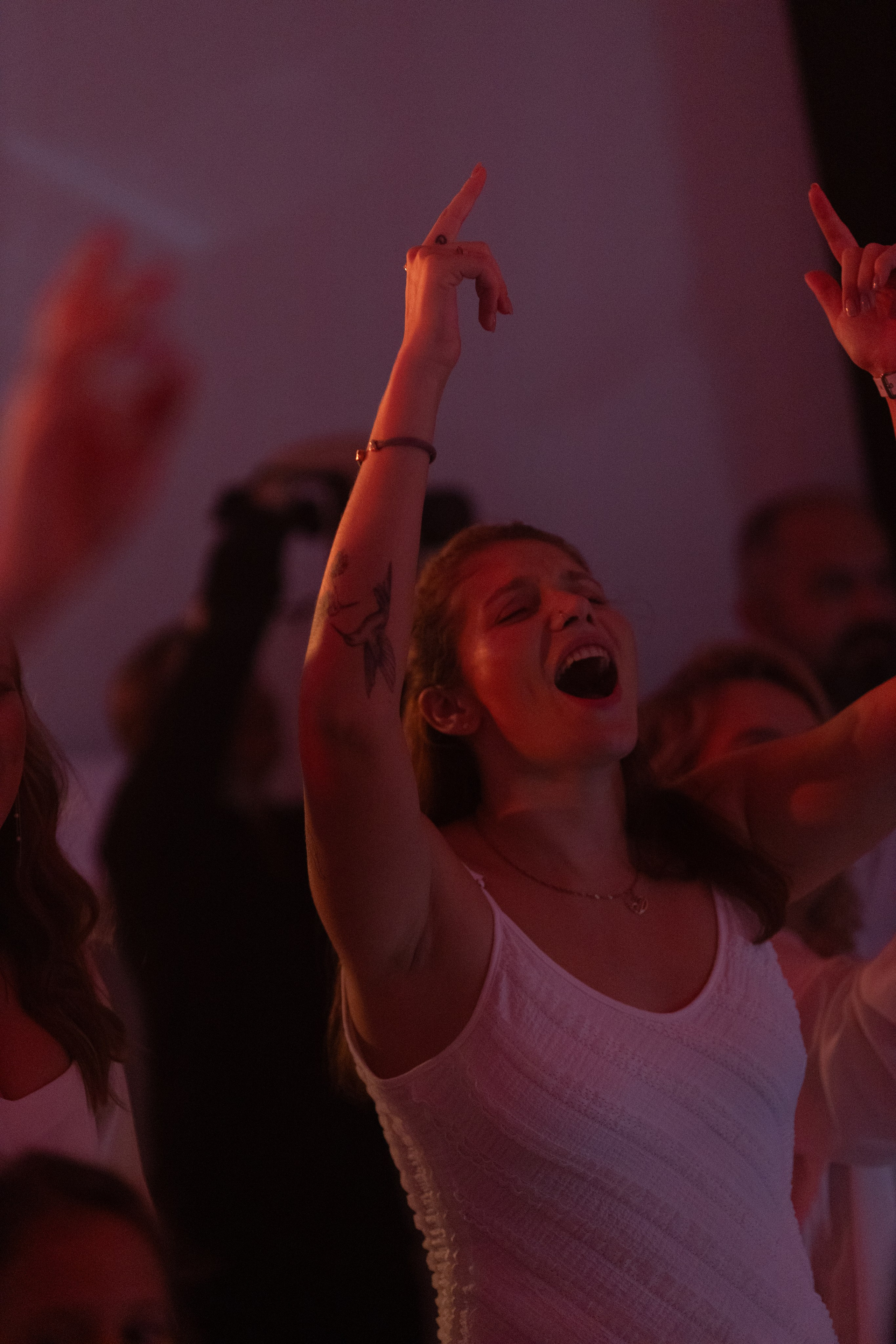 «С днем Рождения, Вика» группа «Корни»