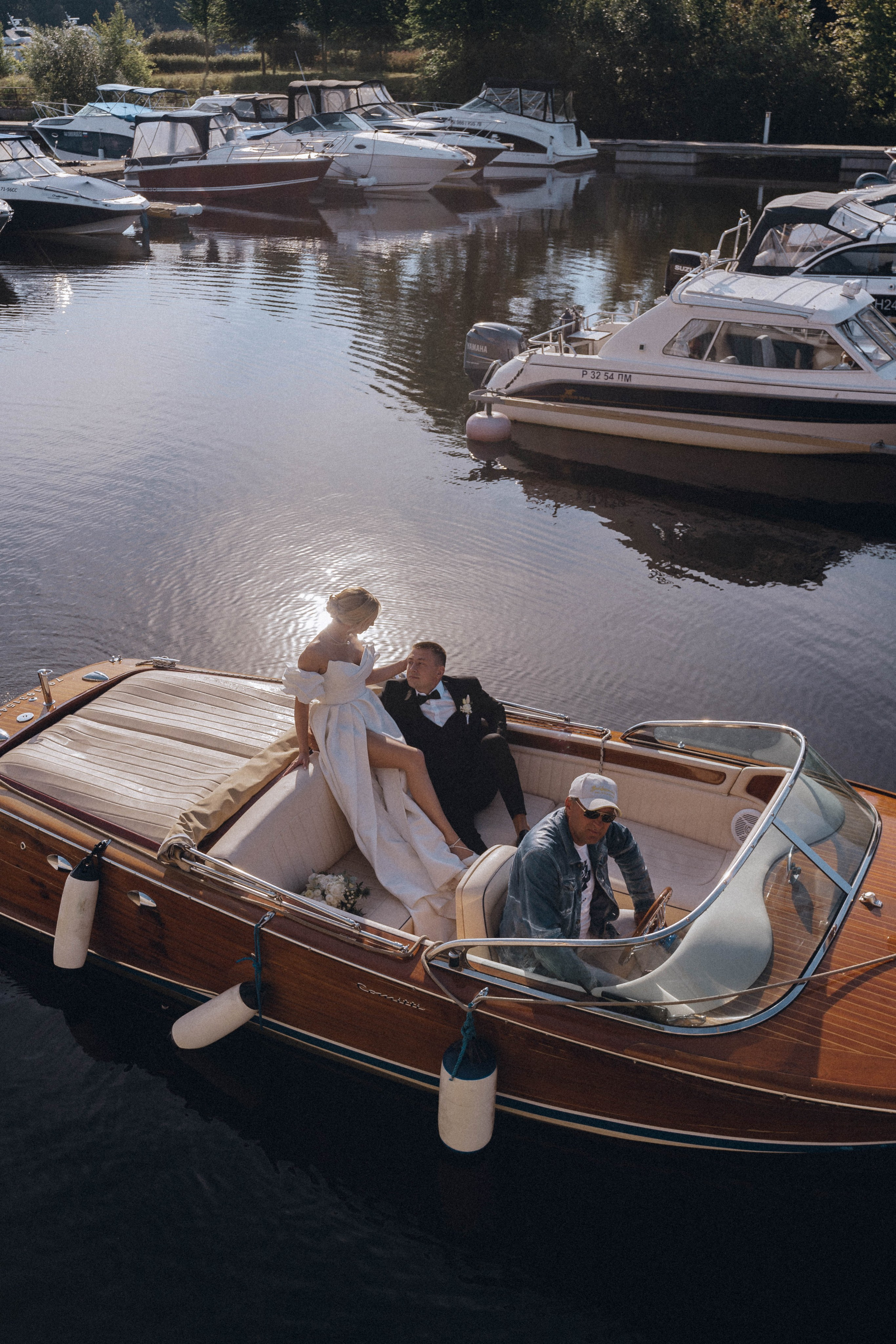 СВАДЕНБНАЯ СЬЕМКА НА КАТЕРЕ ПО КАНАЛАМ САНКТ-ПЕТЕРБУРГА И В АКВАТОРИИ НЕВЫ. Профессиональный фотограф, Санкт-Петербург — Виктория Богомолова