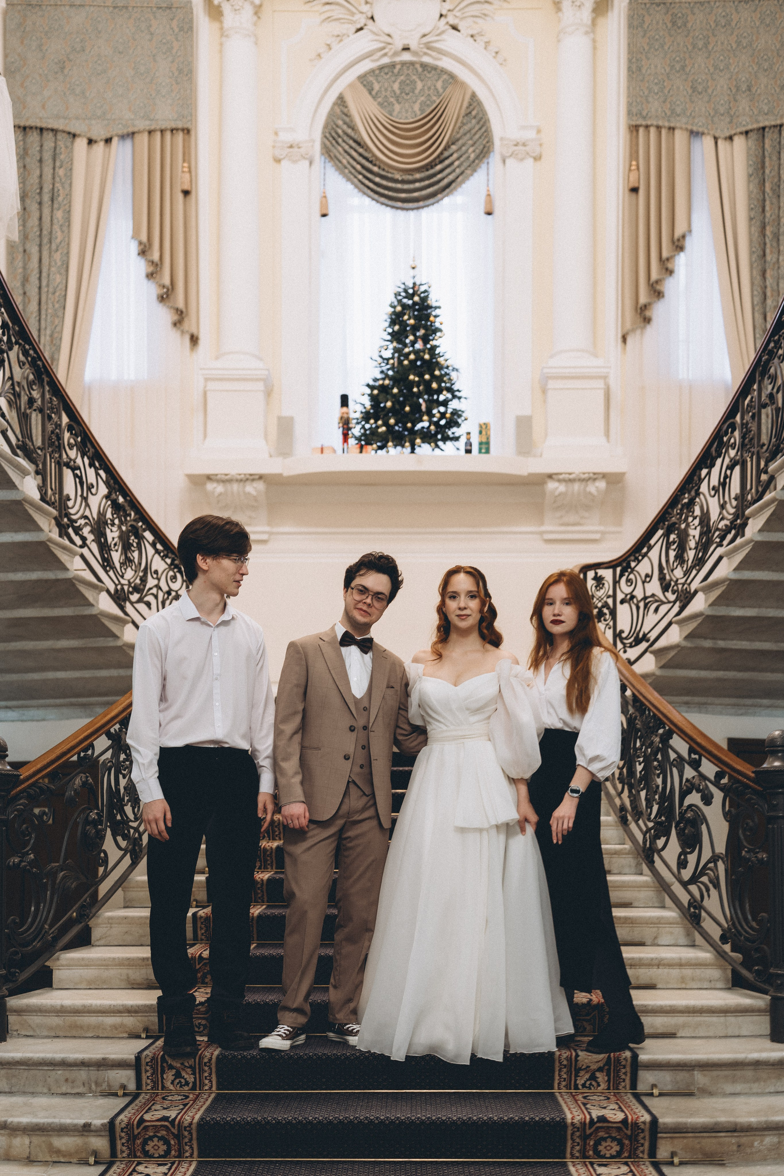 СВАДЕБНАЯ СЬЕМКА ВО ВТОРОМ ДВОРЦЕ С ГОСТЯМИ И ПРОГУЛКА В ТАВРИЧЕСКОМ САДУ. Профессиональный фотограф, Санкт-Петербург — Виктория Богомолова