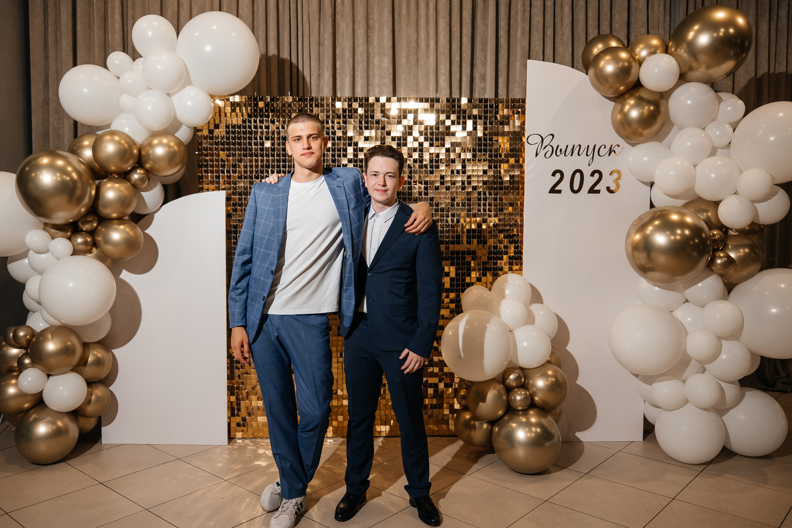 2023-06-23 Выпускной МБОУ СОШ № 10. Фотограф в Красноярске