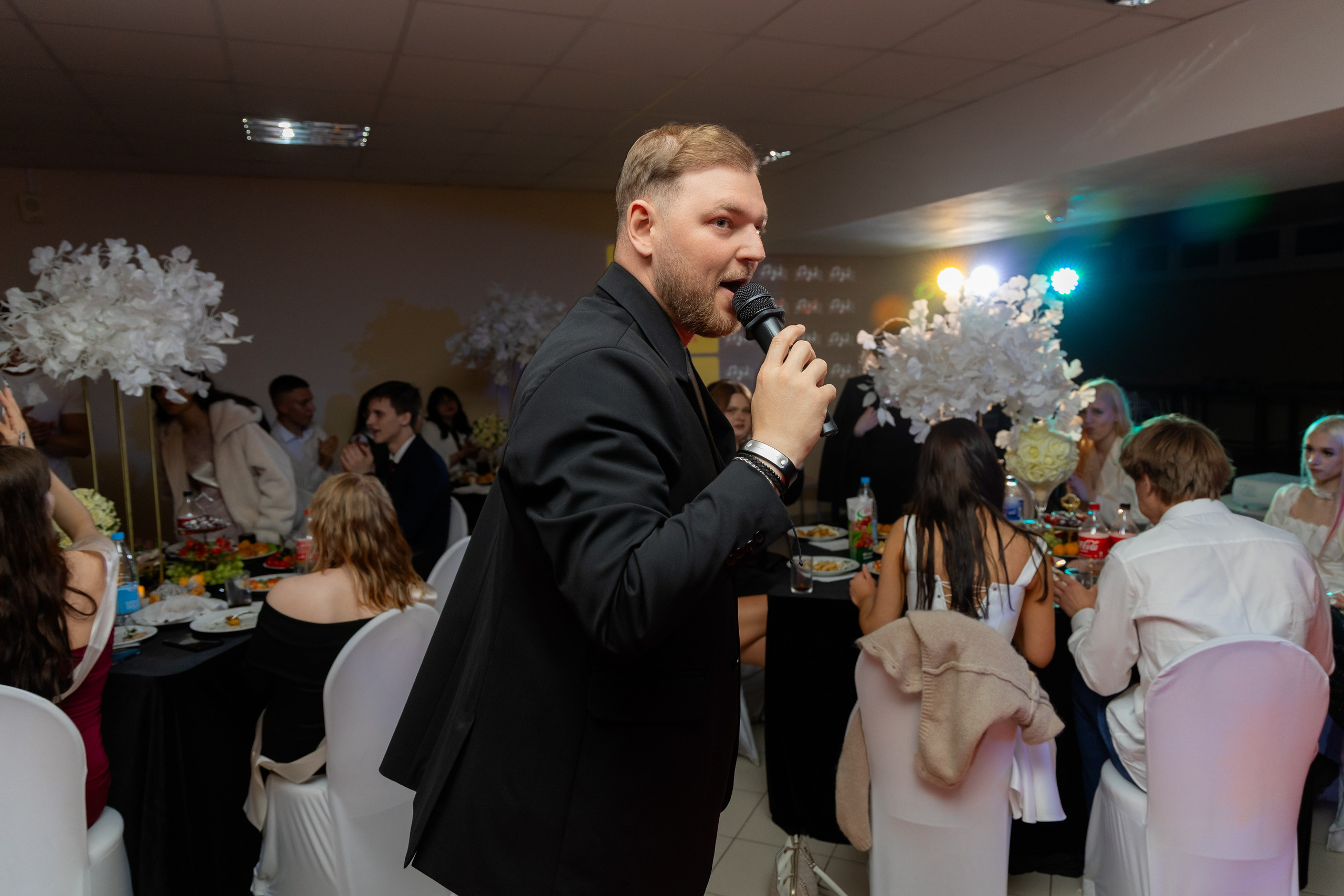 Школьный выпускной 2025 год в Минске, Беларуси. Свадебный фотограф в Минске/Беларуси Сергей Спиридонов