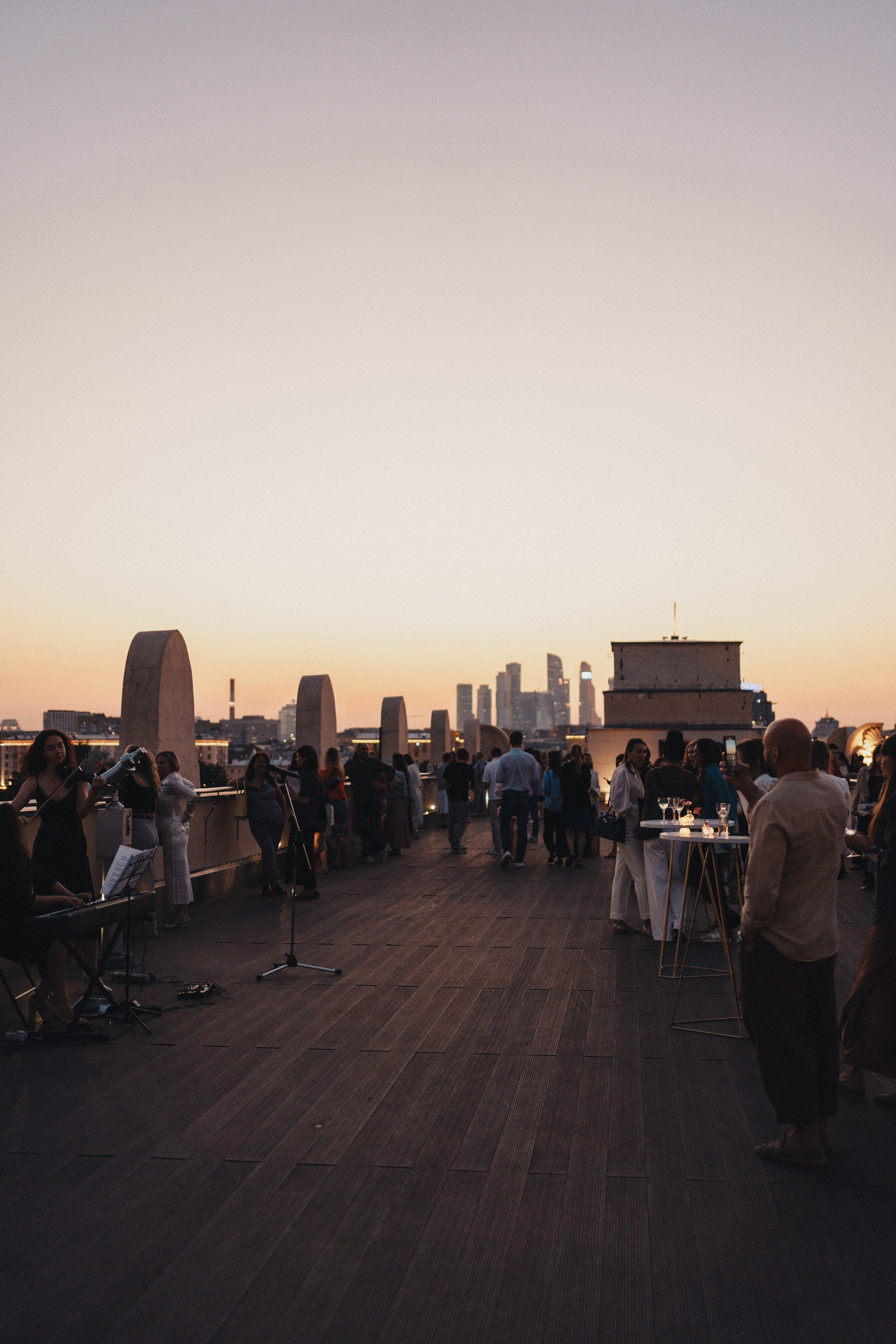 Выставка на крыше Парка Горького. Семейный и детский фотограф и видеограф в Москве, Серпухове и Тарусе Валерия Сорокина