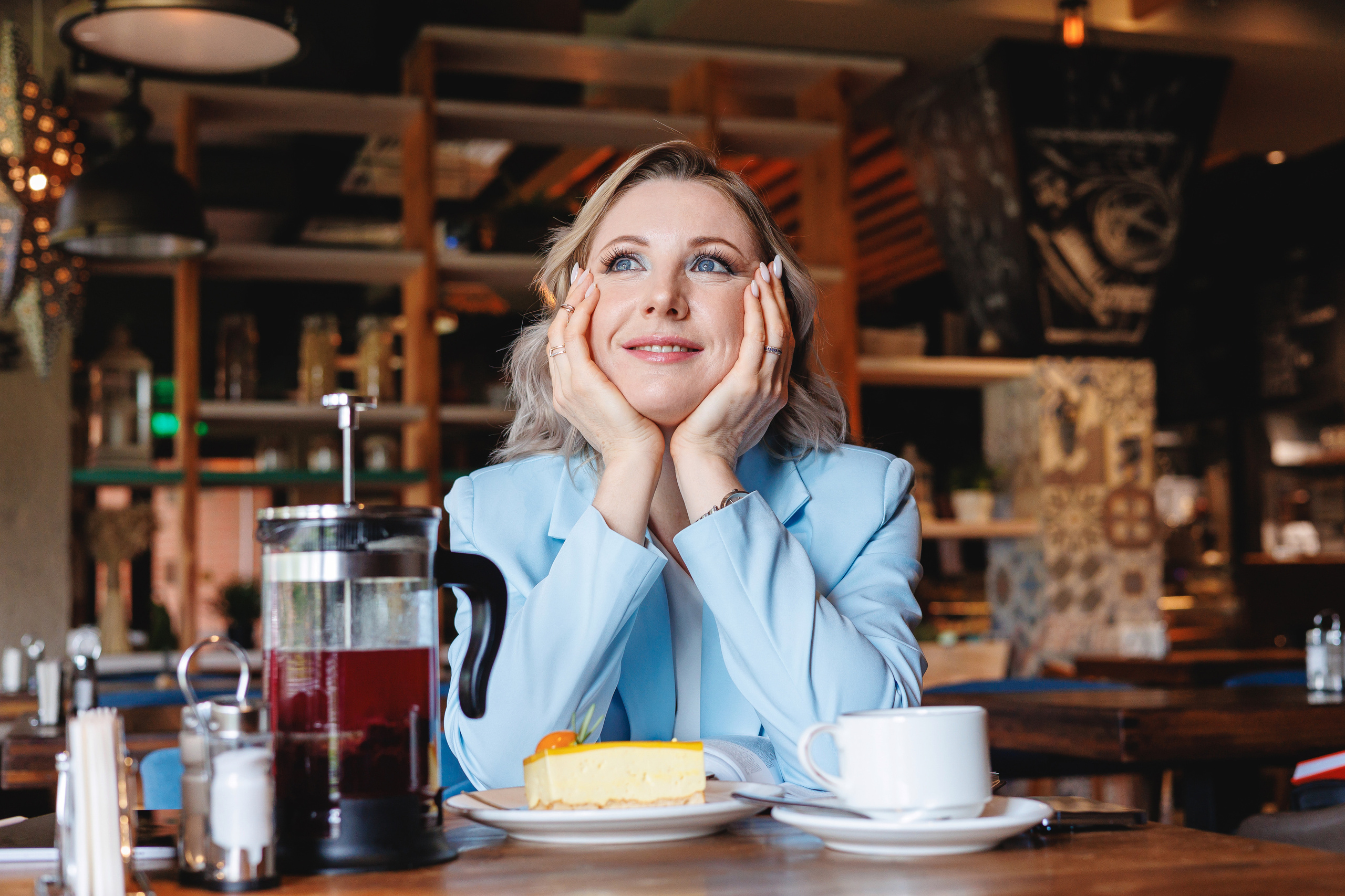 Аня, кафе, закат. Event фотосъемка Фомин Дмитрий Михайлович