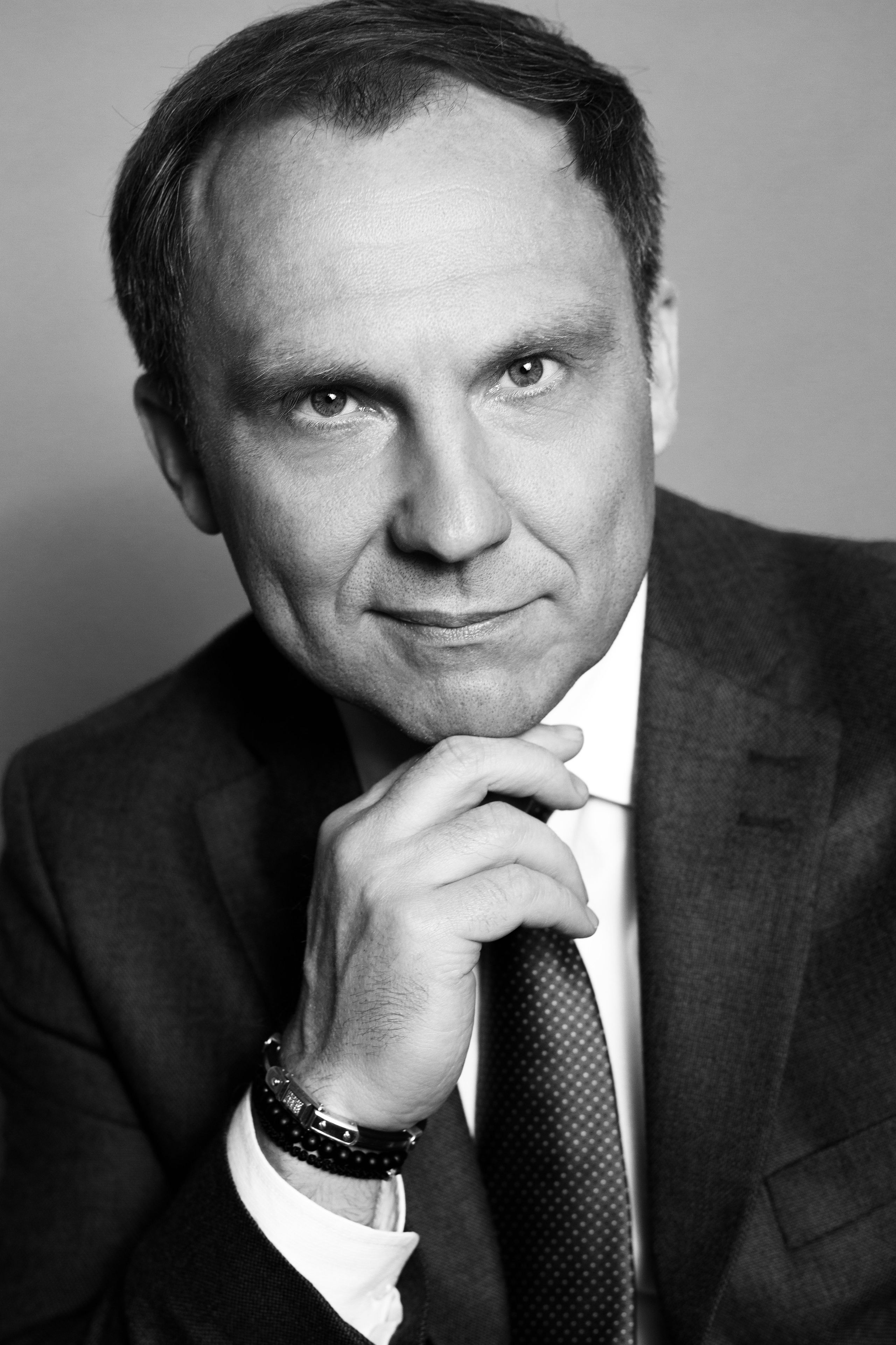 Фотограф в Тюмени Даша Михнова. Портреты, фотопроекты, фотодни