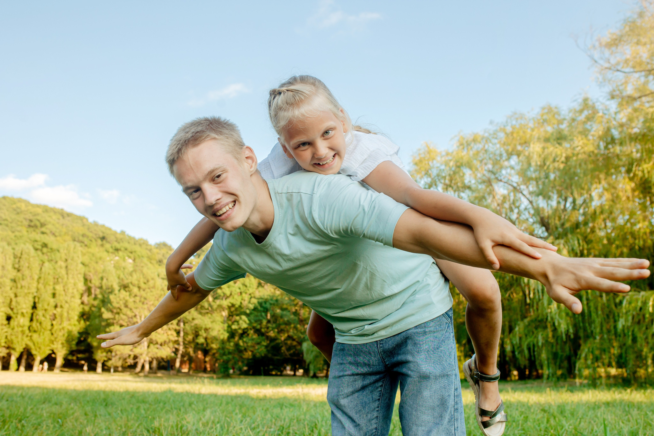 Камилла и Виктор с детьми. Фотограф в Геленджике, Архипо-Осиповке, Абрау-Дюрсо, Кринице Виктория