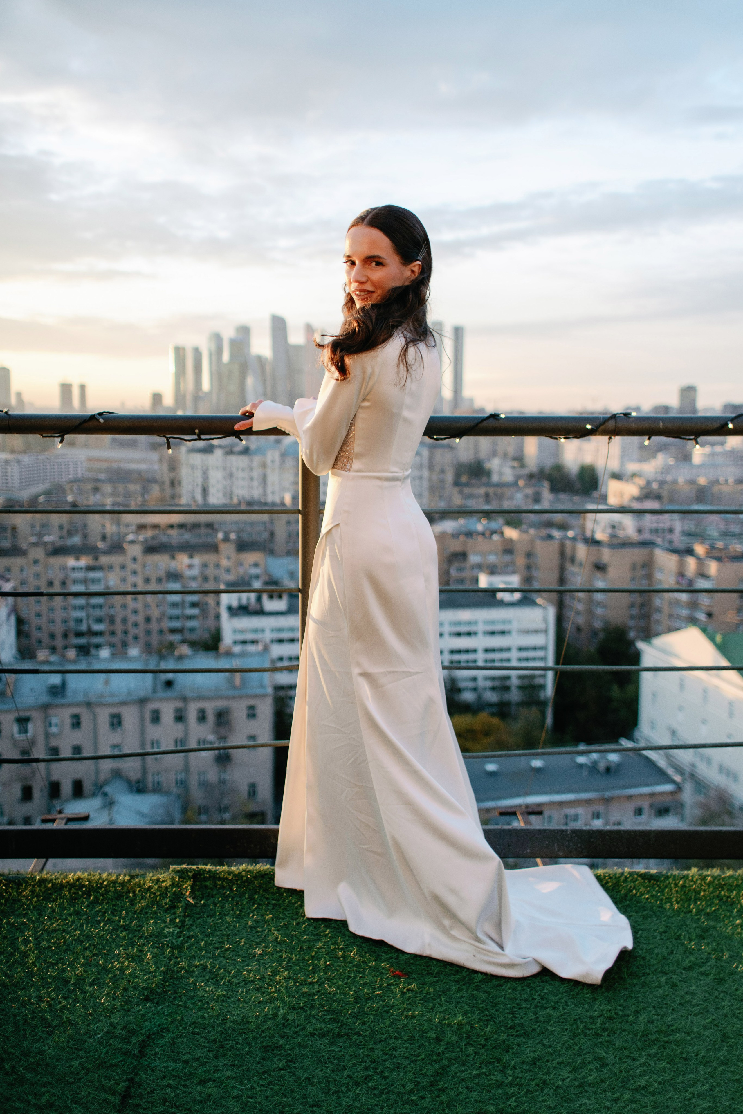 Свадьба для двоих в Москве, фотосессия на крыше, сборы, прогулка в Barvikha Luxury Village