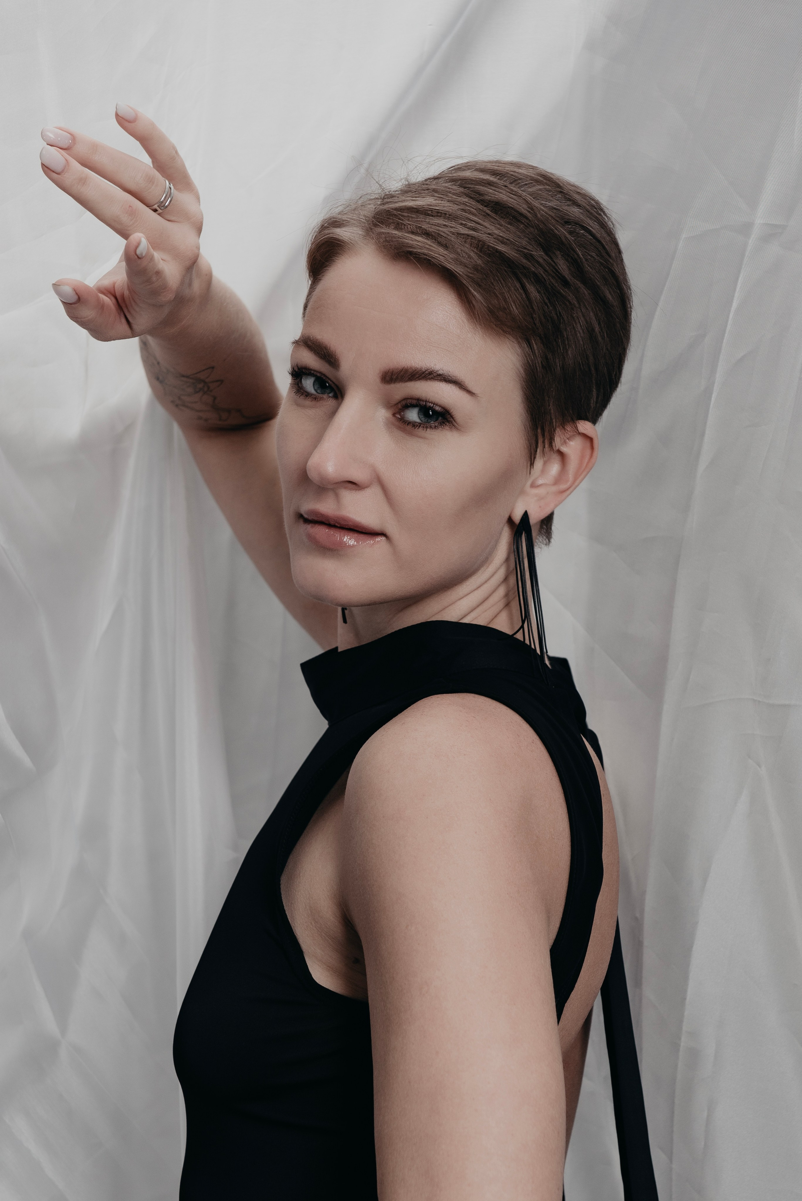 Анна. Съемка с тканью. Контент фотограф в Волгограде Сотникова Александра