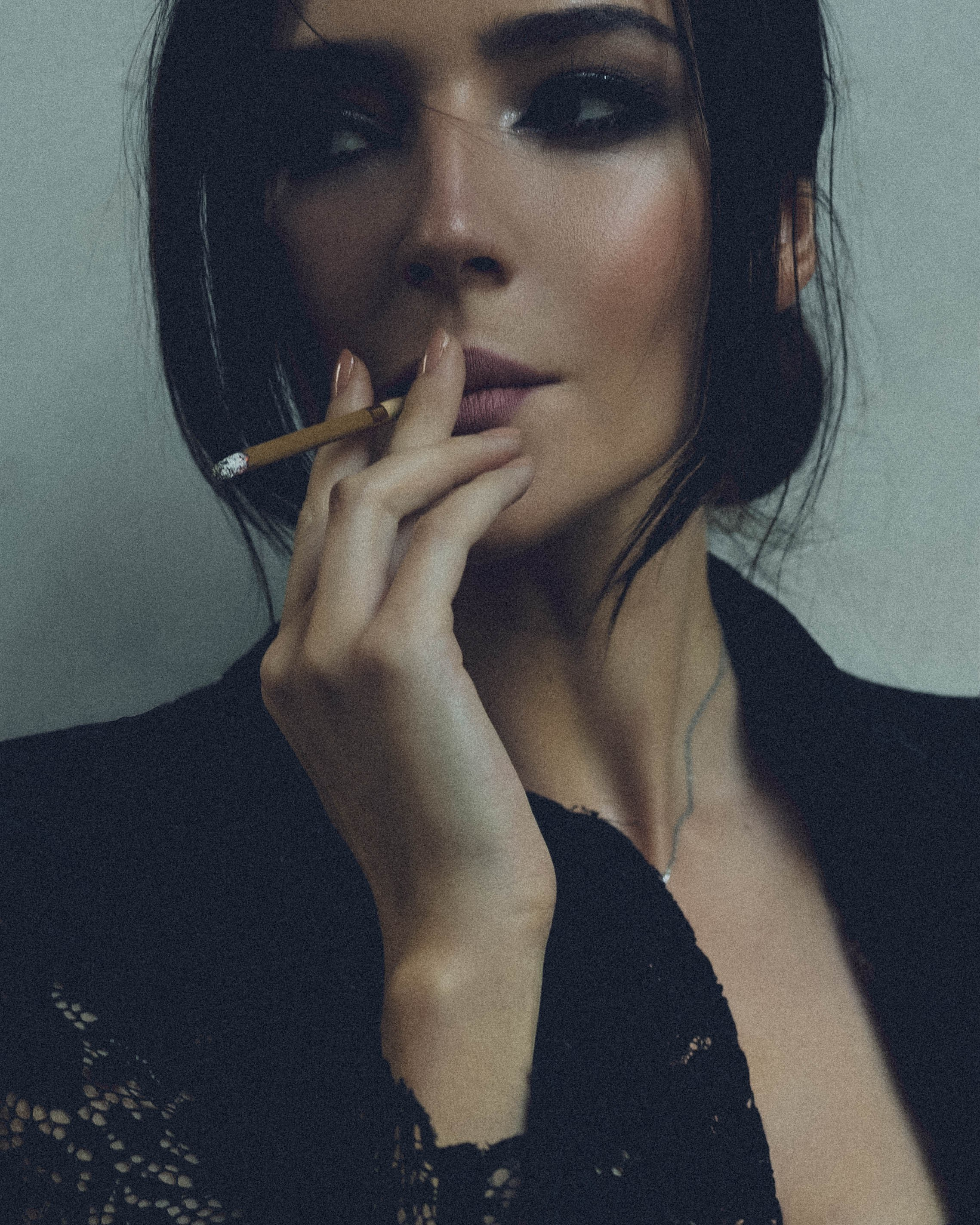 Girs. Male photographer