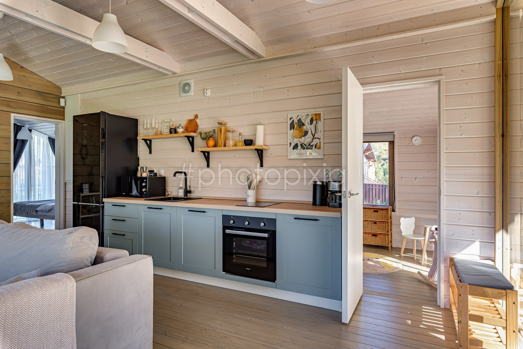 Съёмка загородного дома в КП Романовский Парк для сдачи в аренду. Интерьерная съёмка и виртуальные туры — Интерьерный фотограф Кузнецов Сергей (photopixiq)