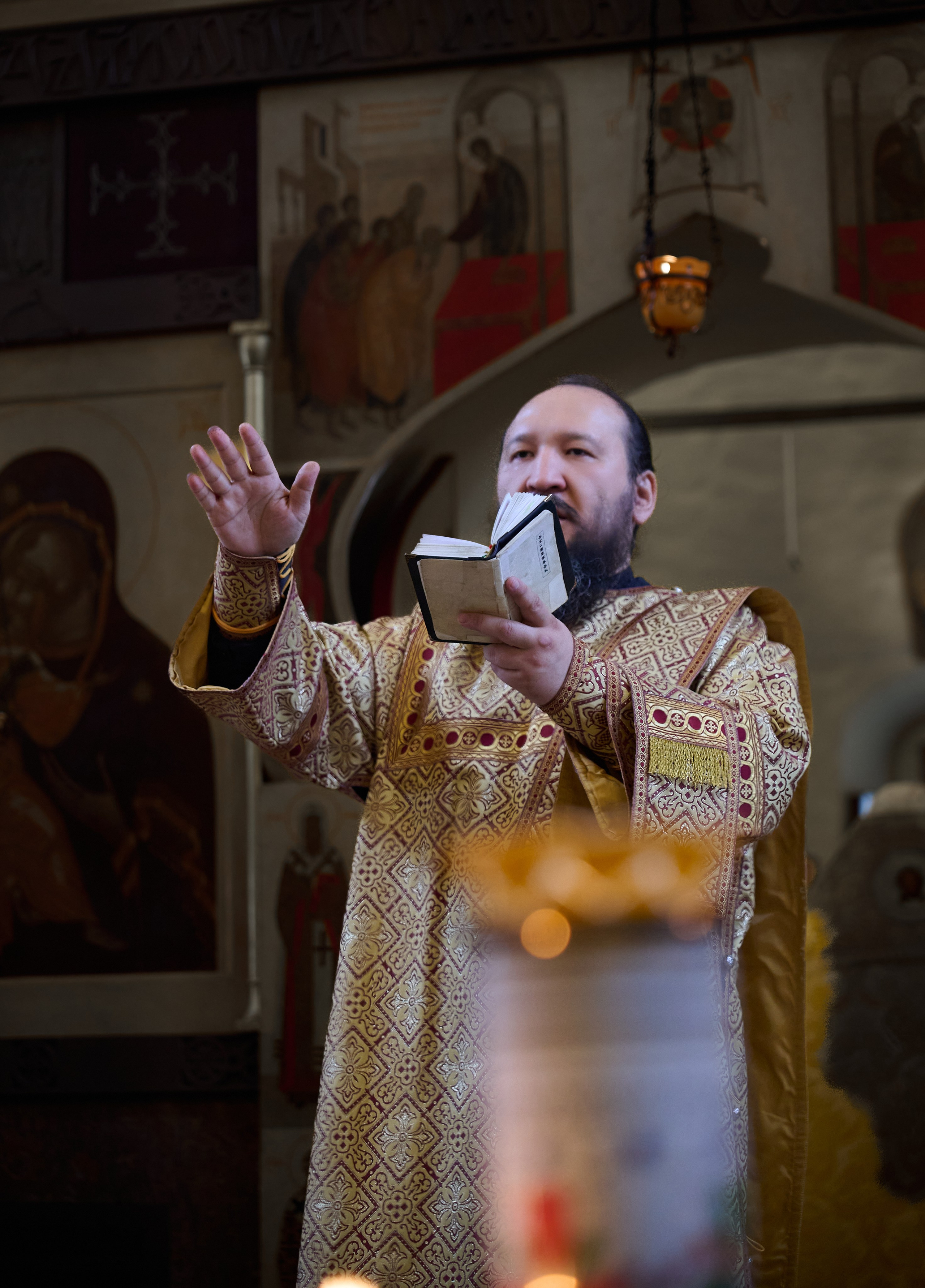 Литургия на китайском языке. Фотограф в Москве