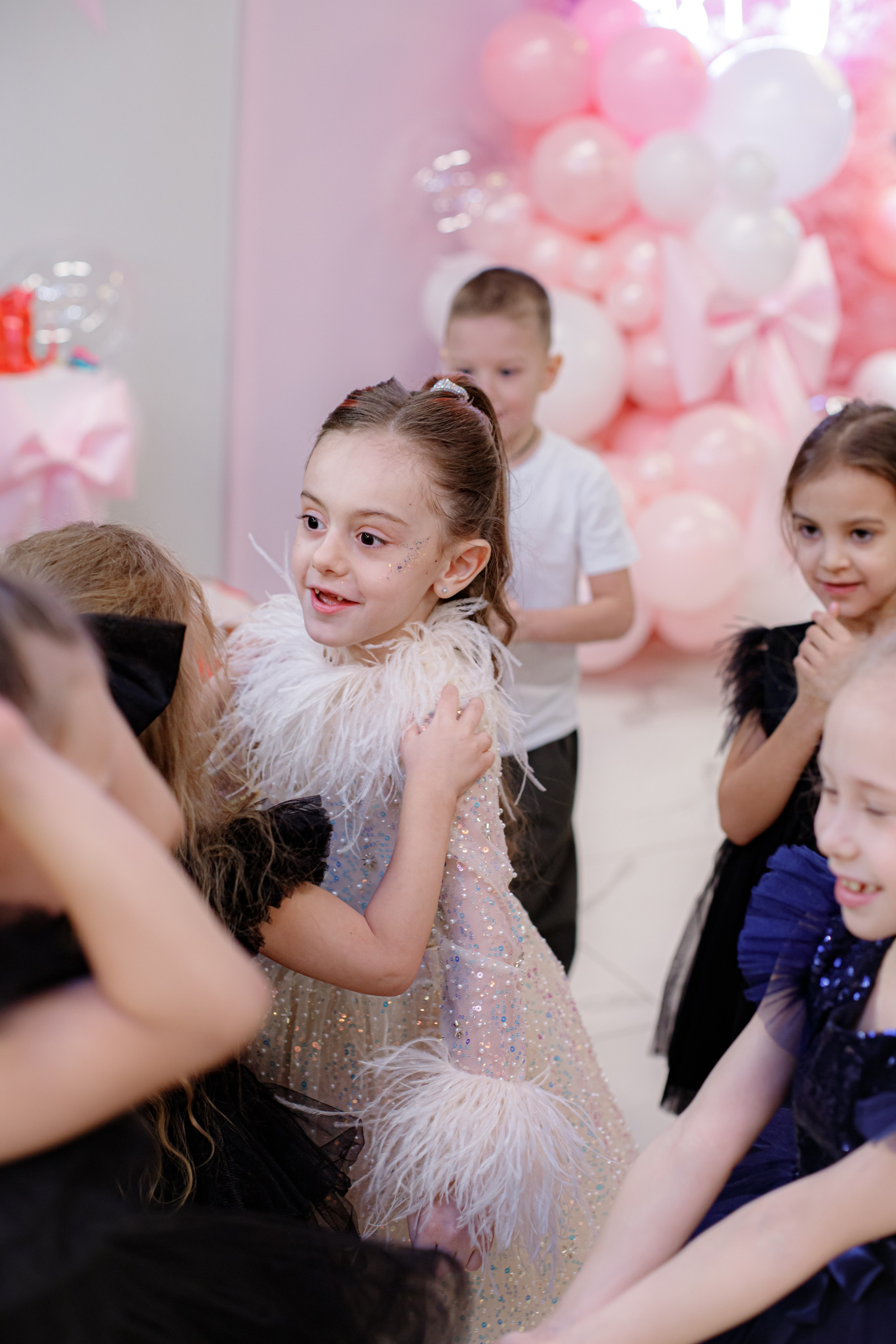 ASIA'S BIRTHDAY PARTY. Photokarish