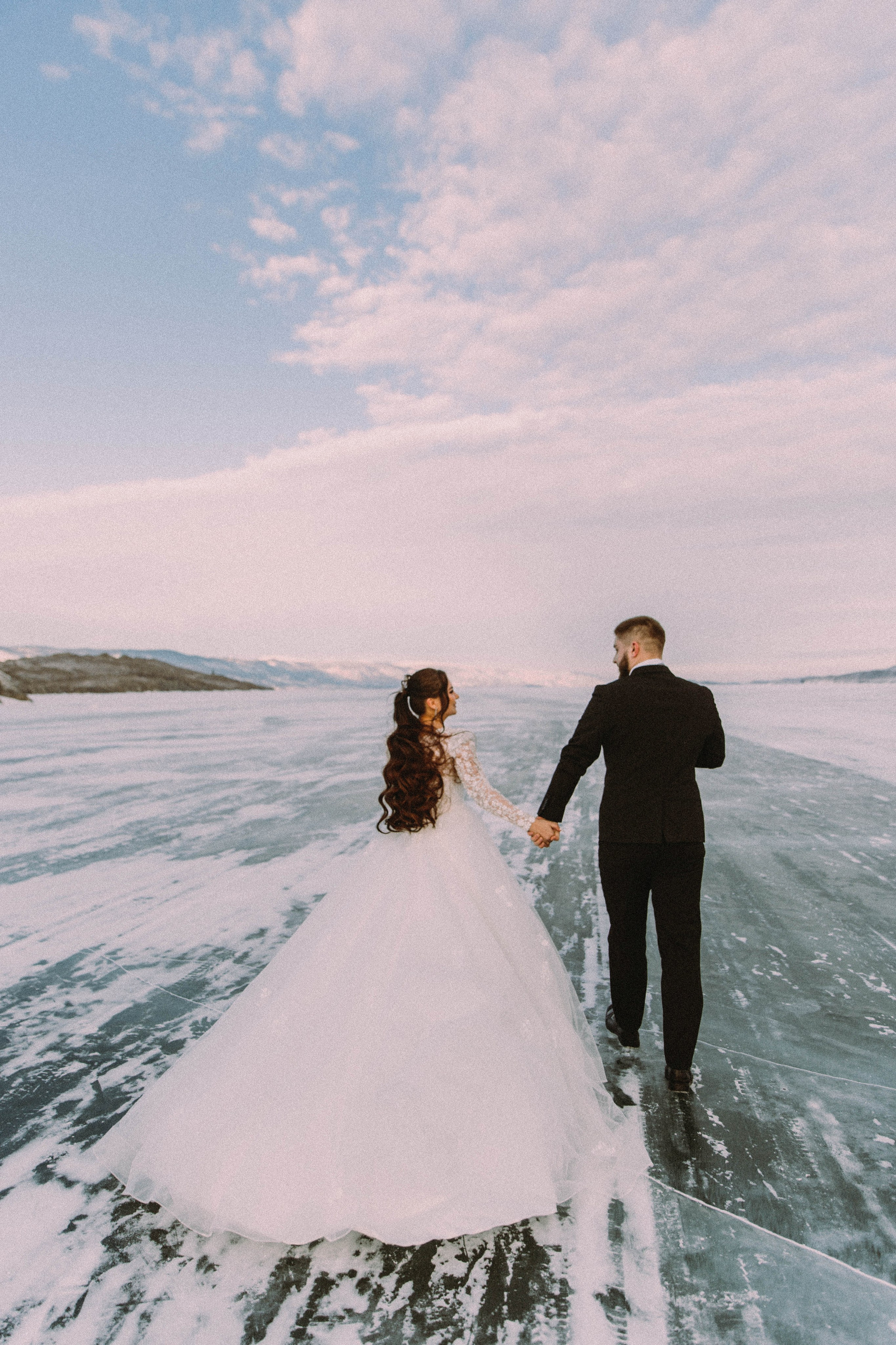 Свадебная зимняя съемка на Байкале. Главная