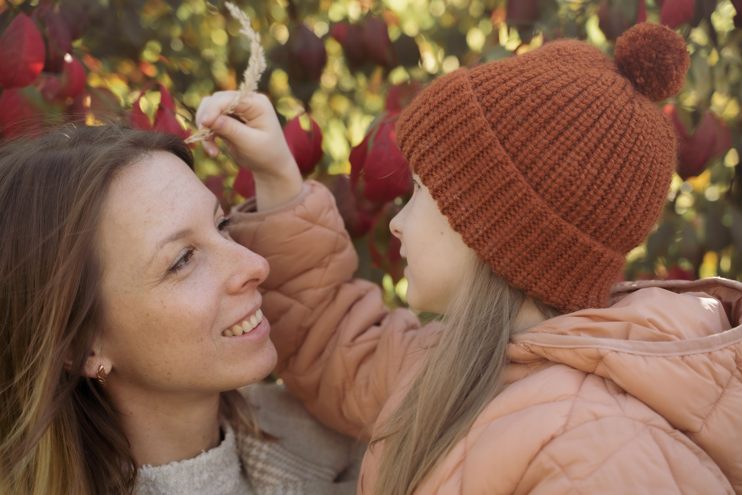 Прогулка мамы с дочкой в парке Зарядье. Видеограф Осинина Татьяна — видеосъемка в Москве