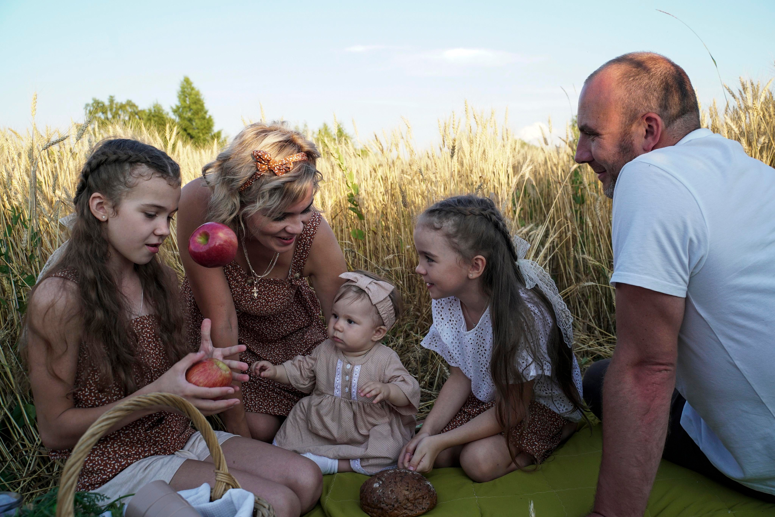 Снимаю вашу семью дома, в парке или в полях. Видеограф Осинина Татьяна — видеосъемка в Москве