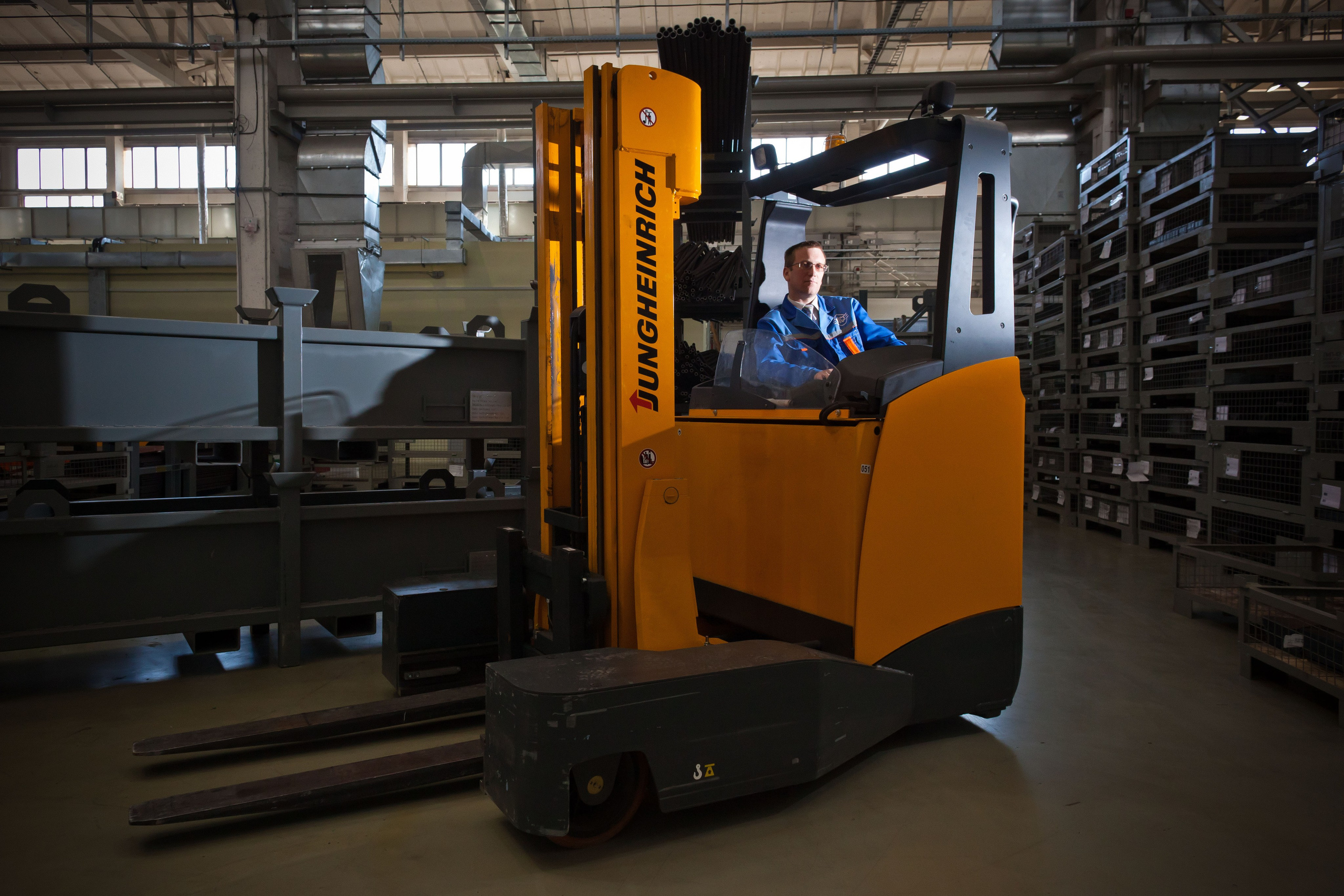 ТИХВИНСКИЙ ВАГОНОСТРОИТЕЛЬНЫЙ ЗАВОД. Рабочая сторона — бизнес портрет и репортаж в Санкт-Петербурге