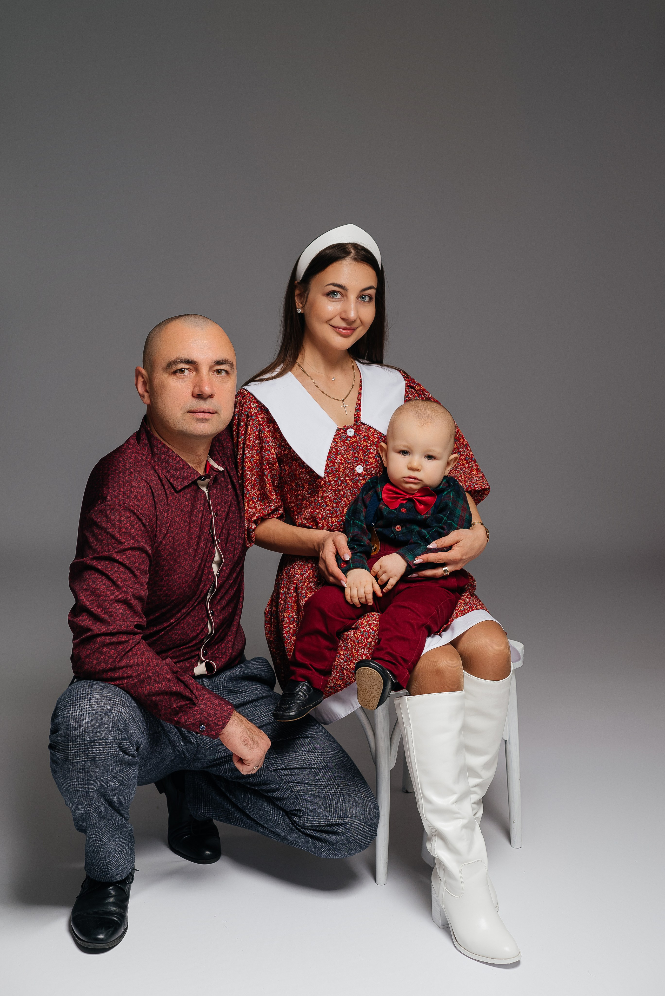 Классический минимализм на бумажном фоне. Свадебный, семейный и школьный фотограф в Бийске Ксения Мамаева