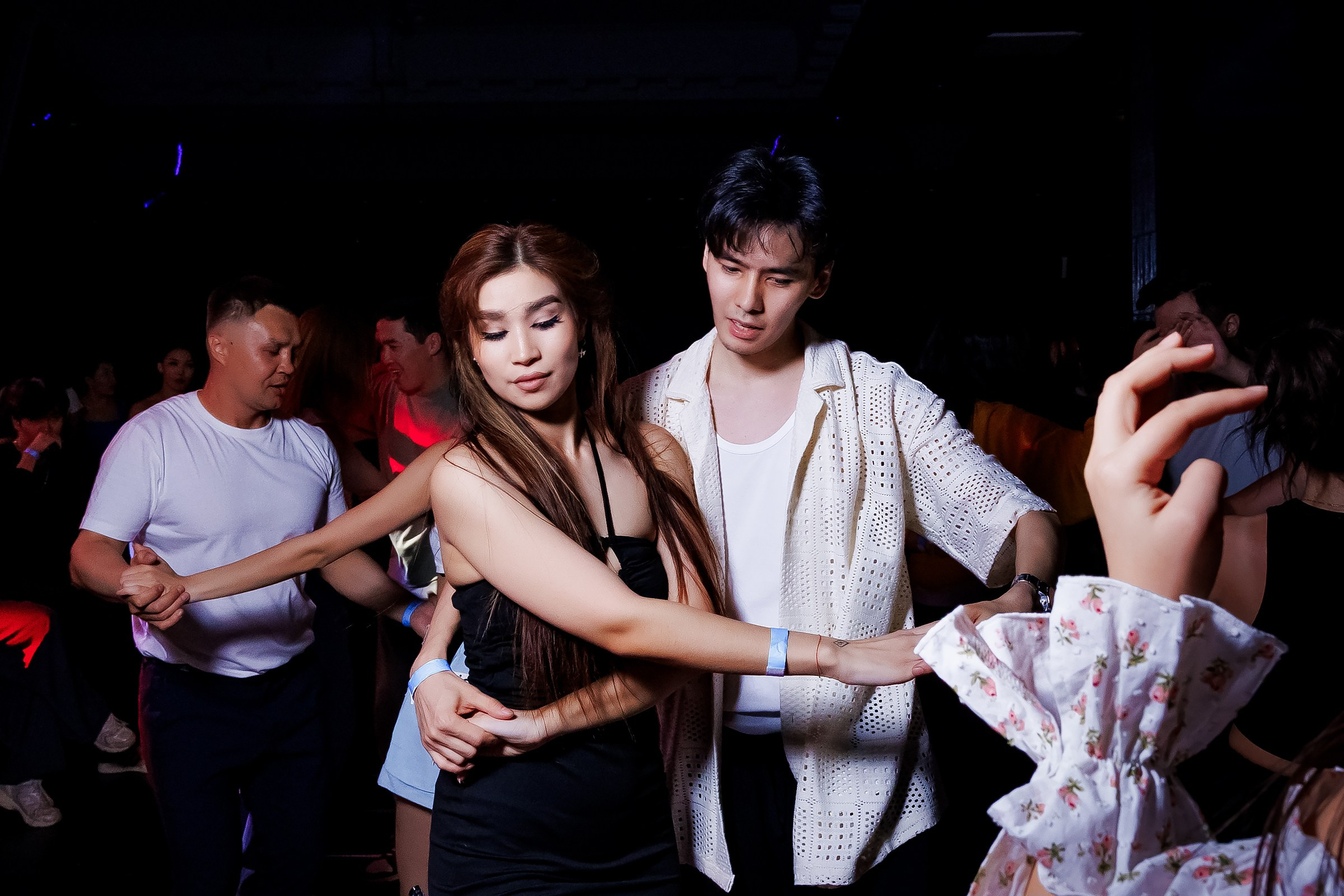 Bachata Party Hola Dance. Репортажный фотограф в Алматы Каюпов Сержан