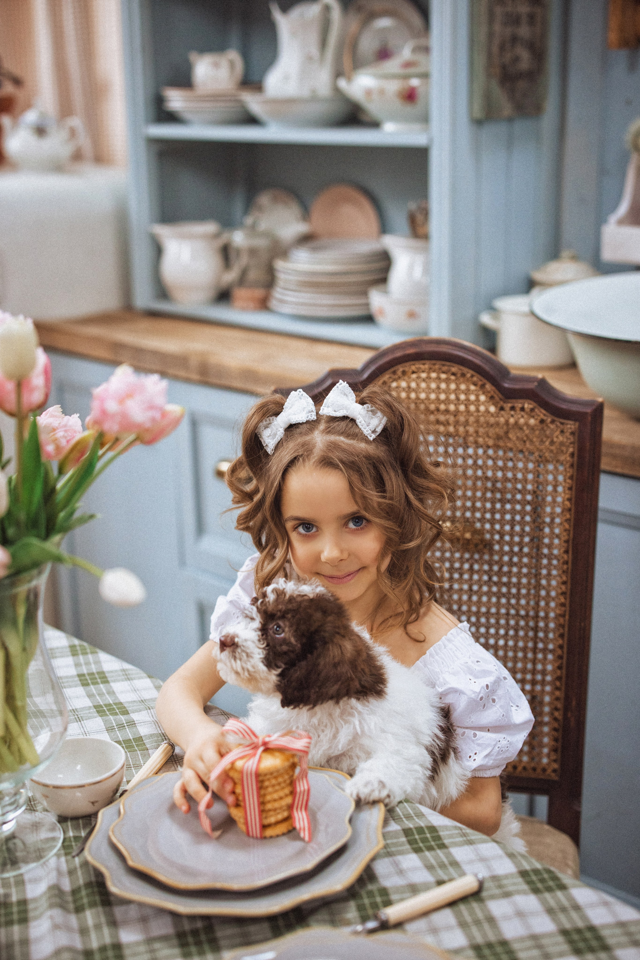 Фотосессия с щенками Лаго́тто-романьо́ло, в Винтажной фотостудии город Краснодар. Семейный и детский фотограф в Краснодаре Анна Трашкова