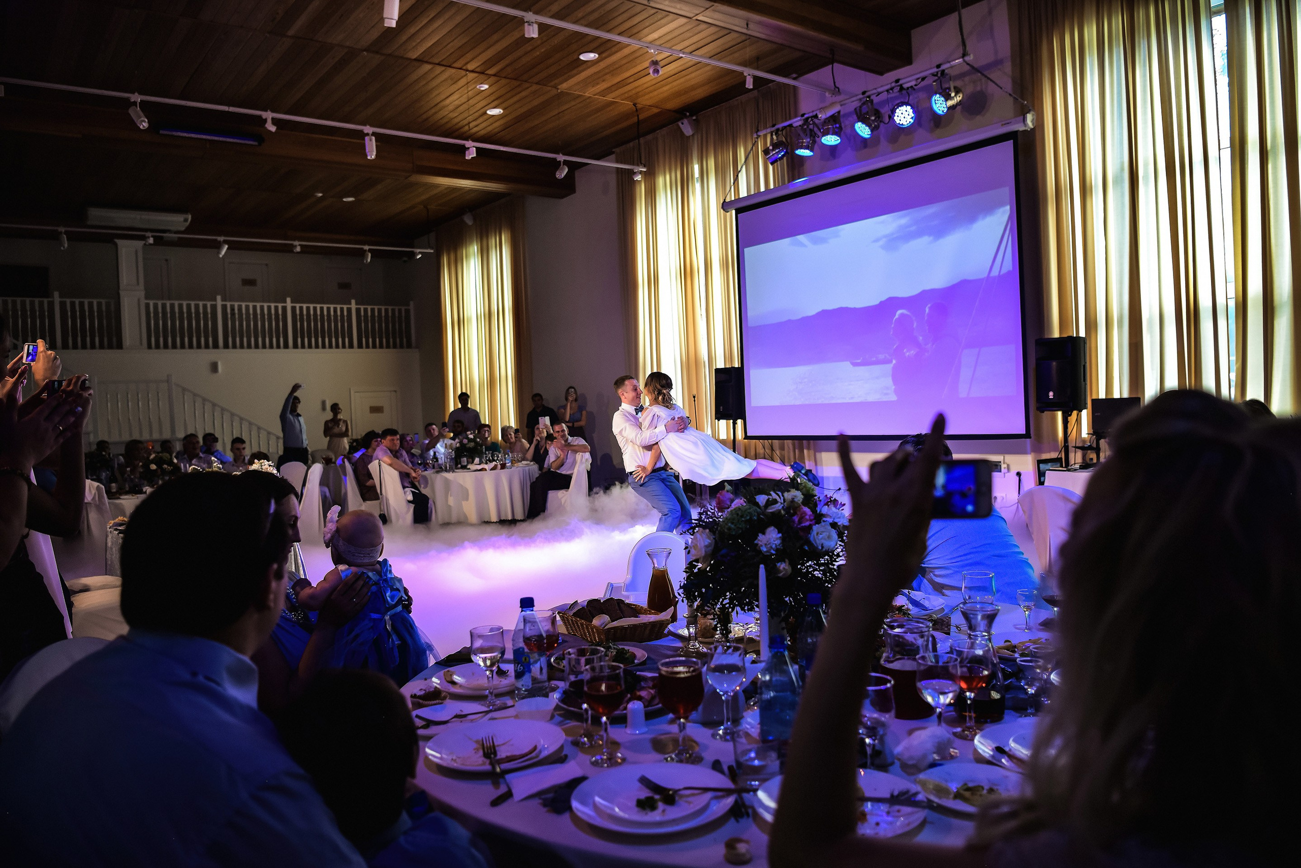 💐 Радик и Яна — душевная загородная свадьба в Villatic | Теплые фото под Красноярском. 📸 Свадебный и семейный фотограф в Красноярске Тихомиров Евгений | 17 лет опыта | 800+ свадеб