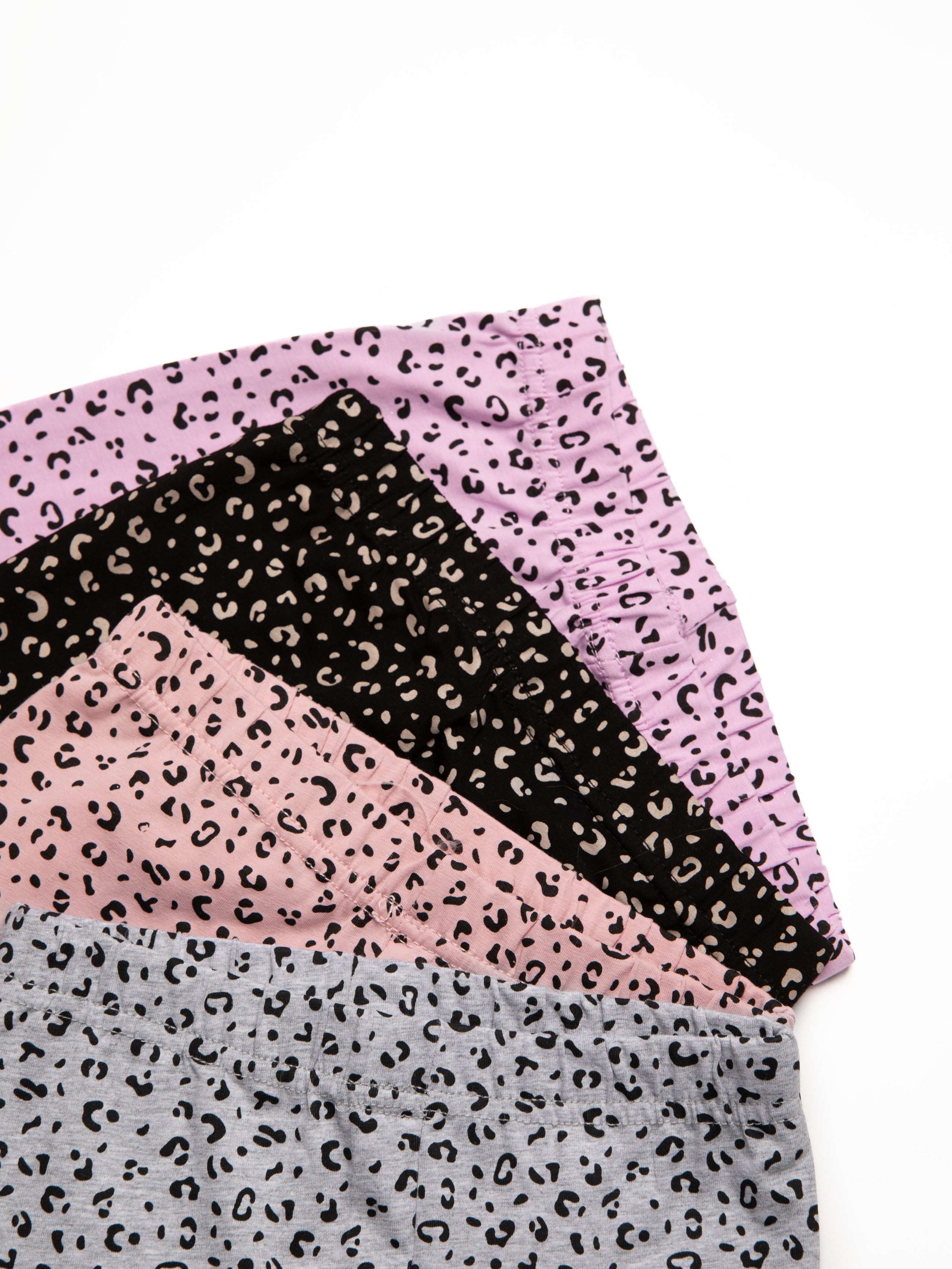 Детские лосины. Фотостудия предметной и модельной съёмки для маркетплейсов