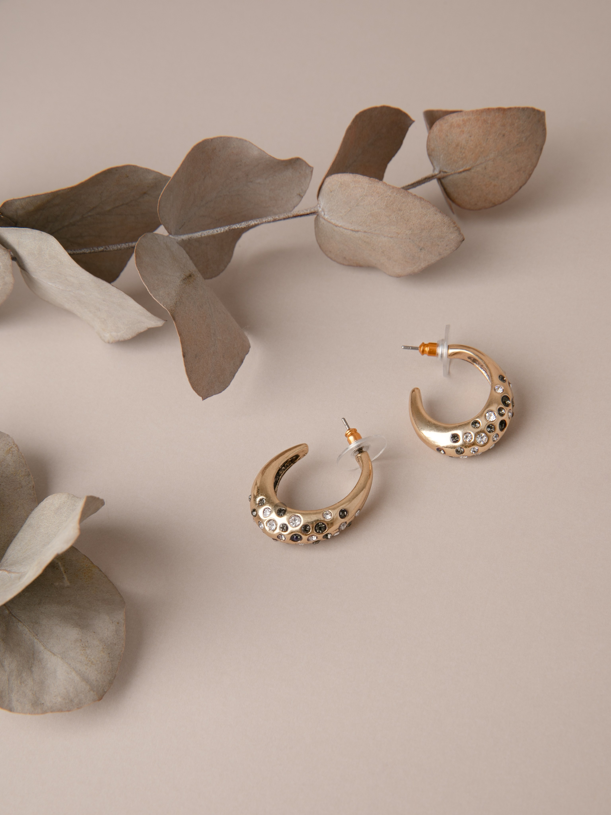 Украшения. Фотостудия предметной и модельной съёмки для маркетплейсов