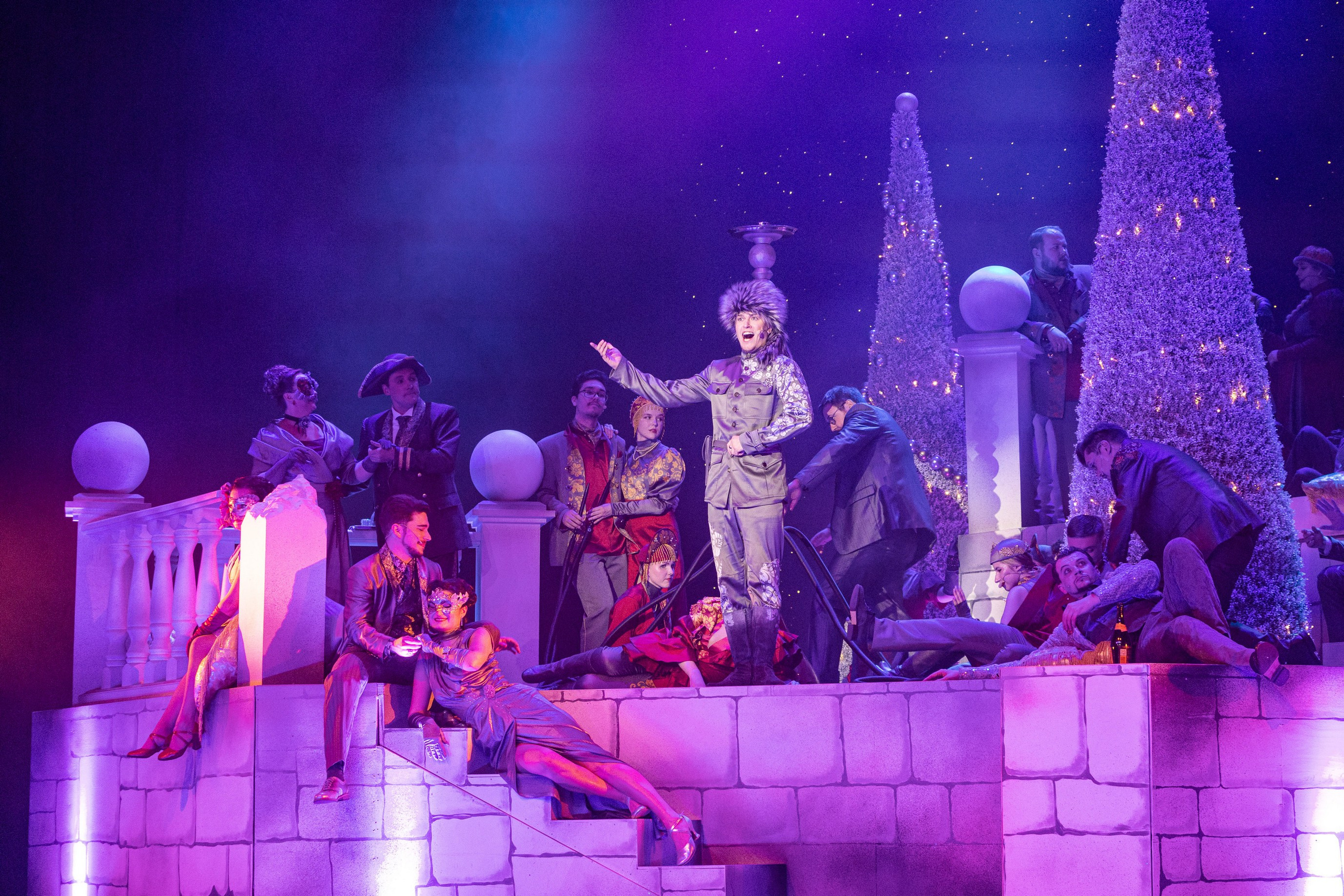 Летучая Мышь, _Чехов Центр. Фотограф. г. Южно-Сахалинск. Олег Толстов