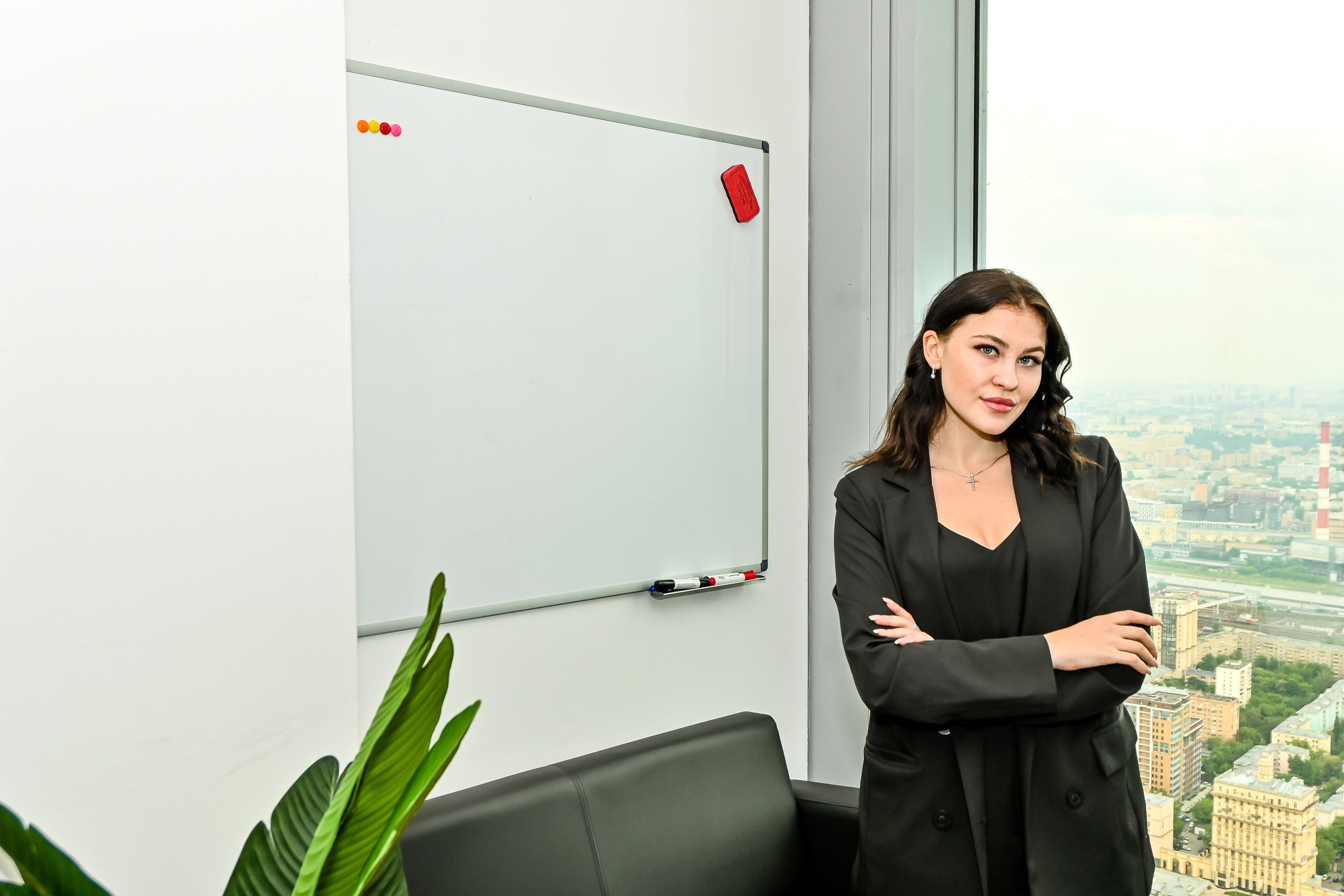 ДЕЛОВАЯ В СИТИ ОФИС. Фотограф для бизнесконтента, репортажей и семейного альбома в Москве