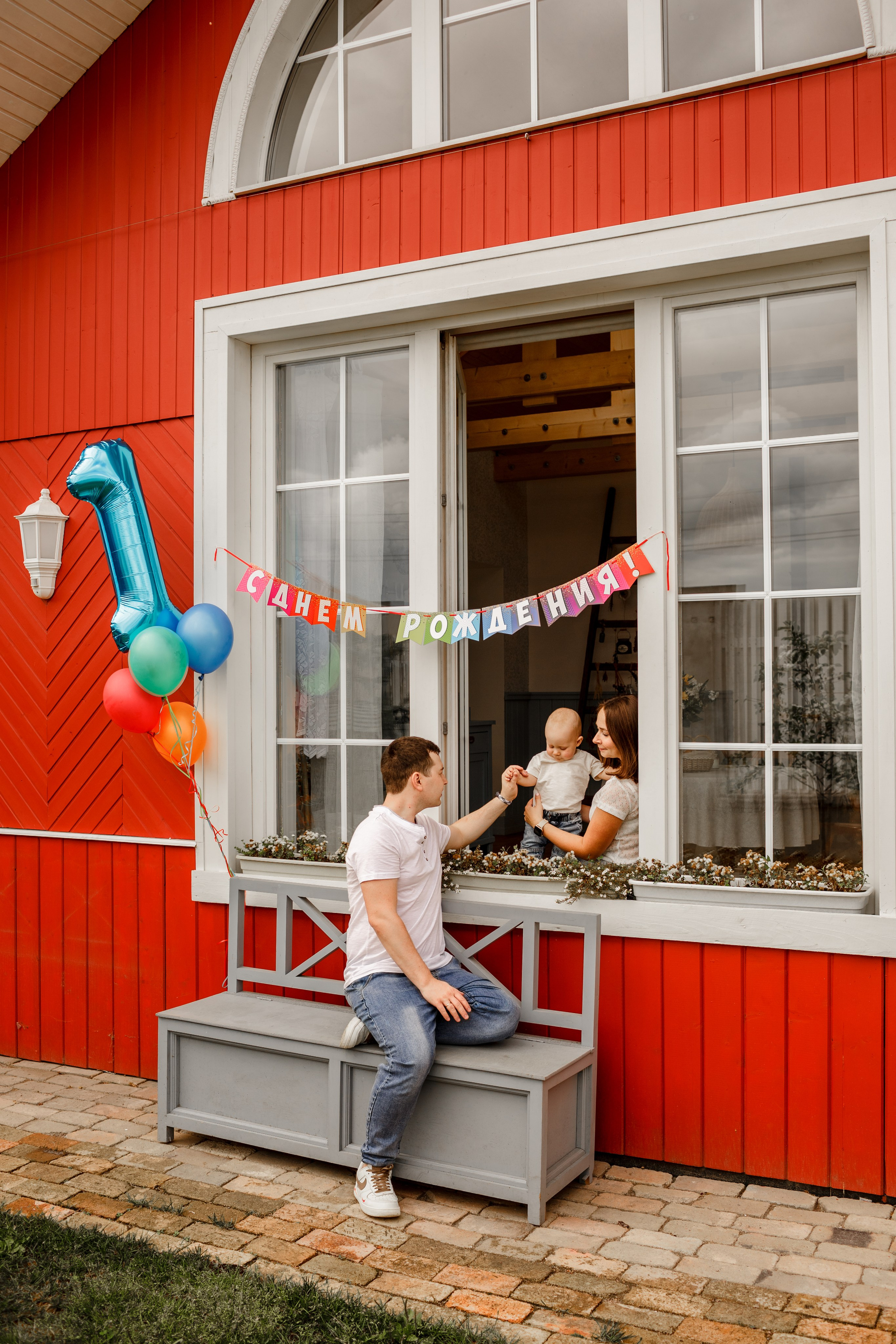 Семейная фотосессия в загородном доме. Свадебный фотограф Кирилл Белый