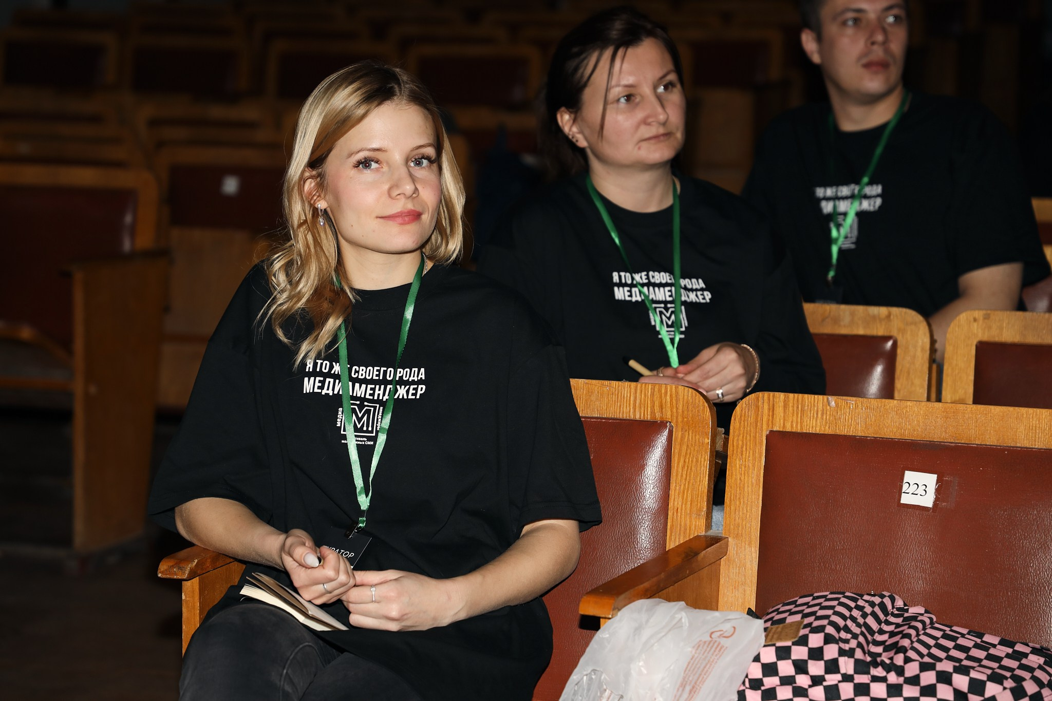 РЕПОРТАЖНАЯ СЪЕМКА. Фотограф Екатеринбург, снимаю студийные портреты, каталоги, репортажи, для бизнеса