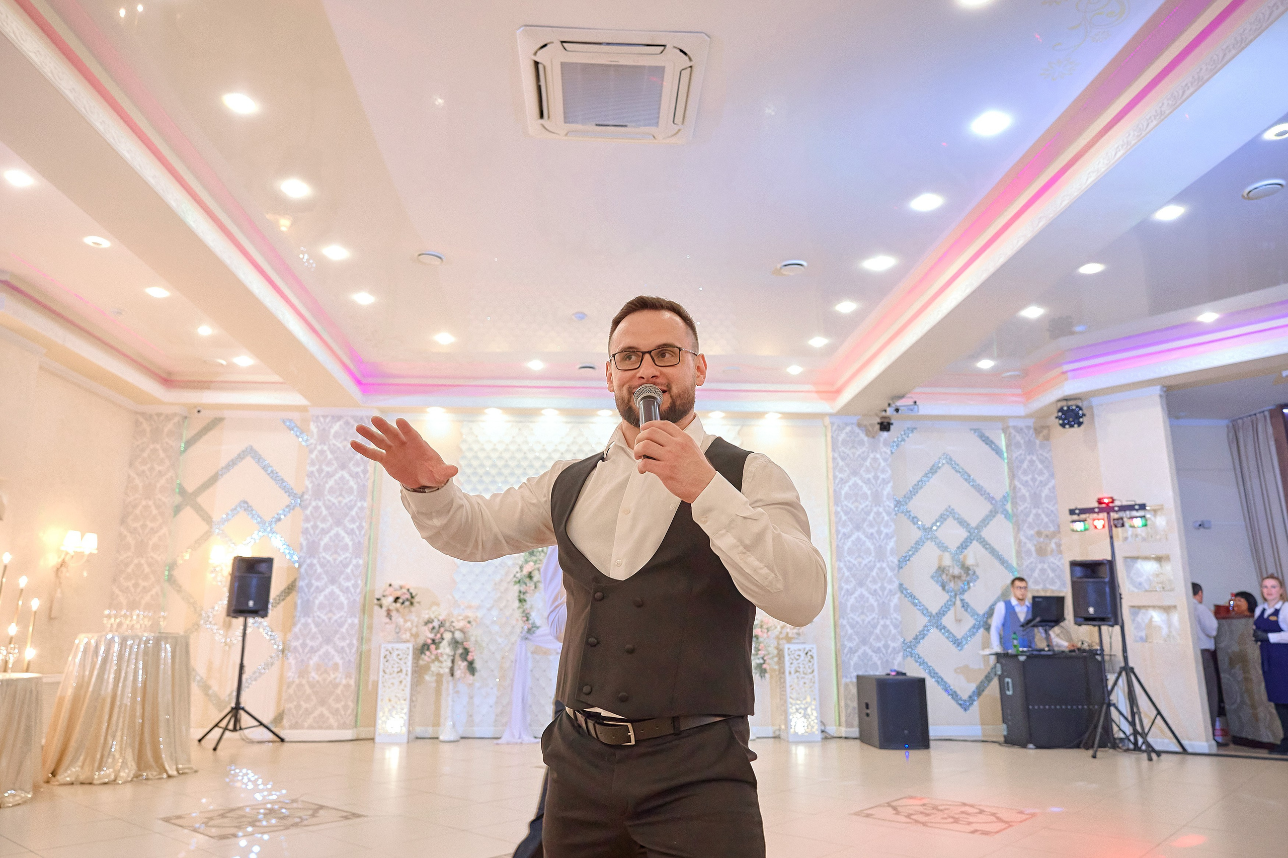 Портфолио репортажной фотосъёмки: Выпускной в ресторане «Император». Фотограф Яковлев Роман — Красноярск