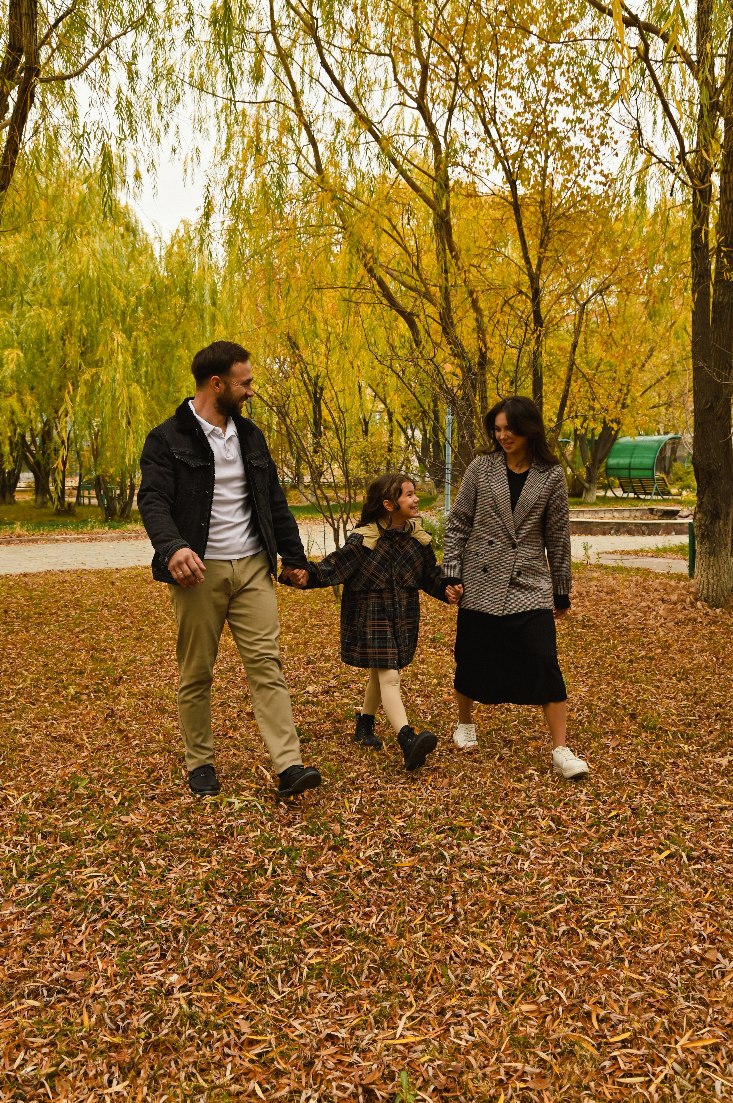 Фотопрогулка Алины и Дмитрия. Фотограф Новорожденных и семейный Элла Огай г. Сатпаев