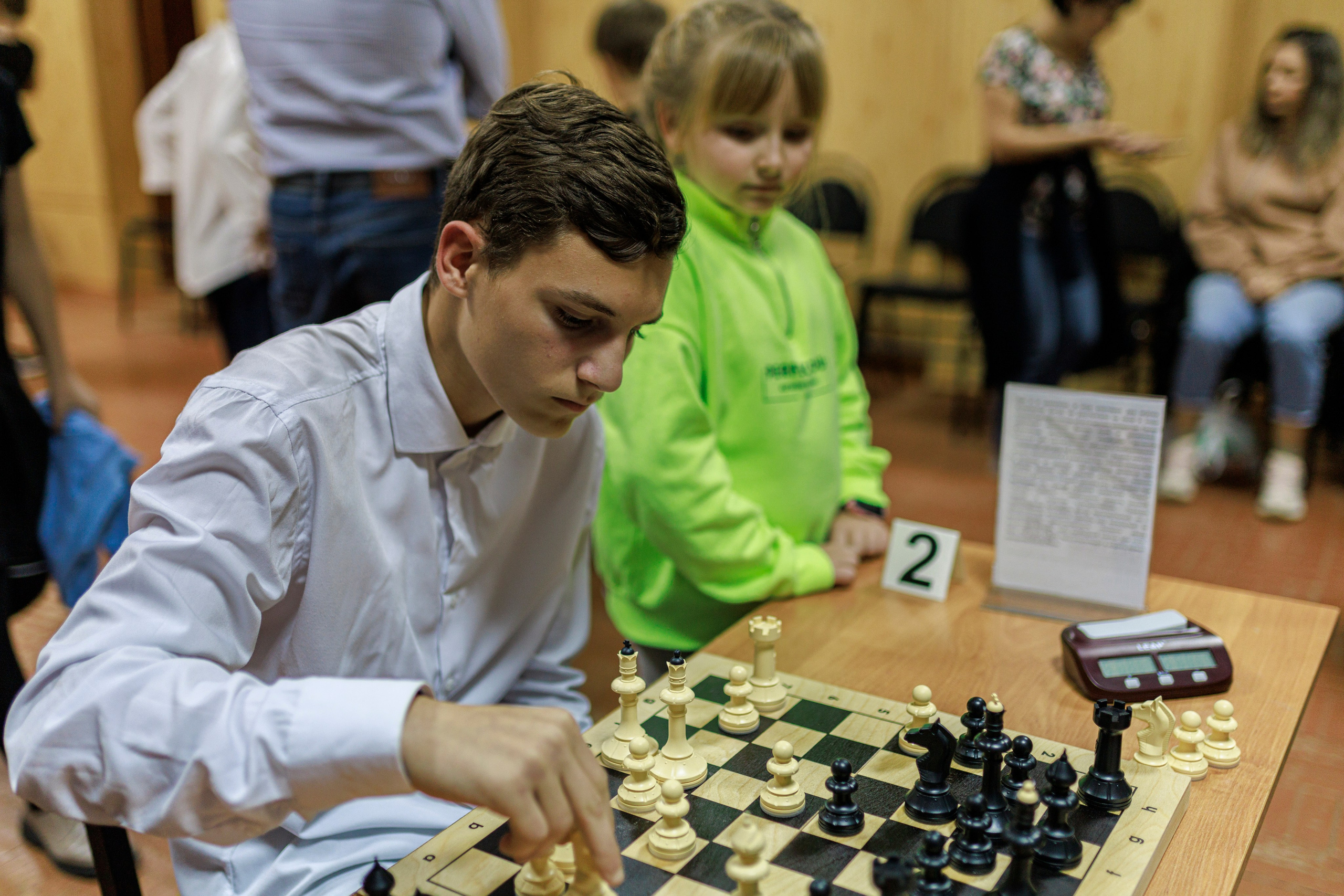 Репортажная сьёмка игры в шахматы в детском доме. Семейный и детский фотограф в Рязани Васюгова Мария
