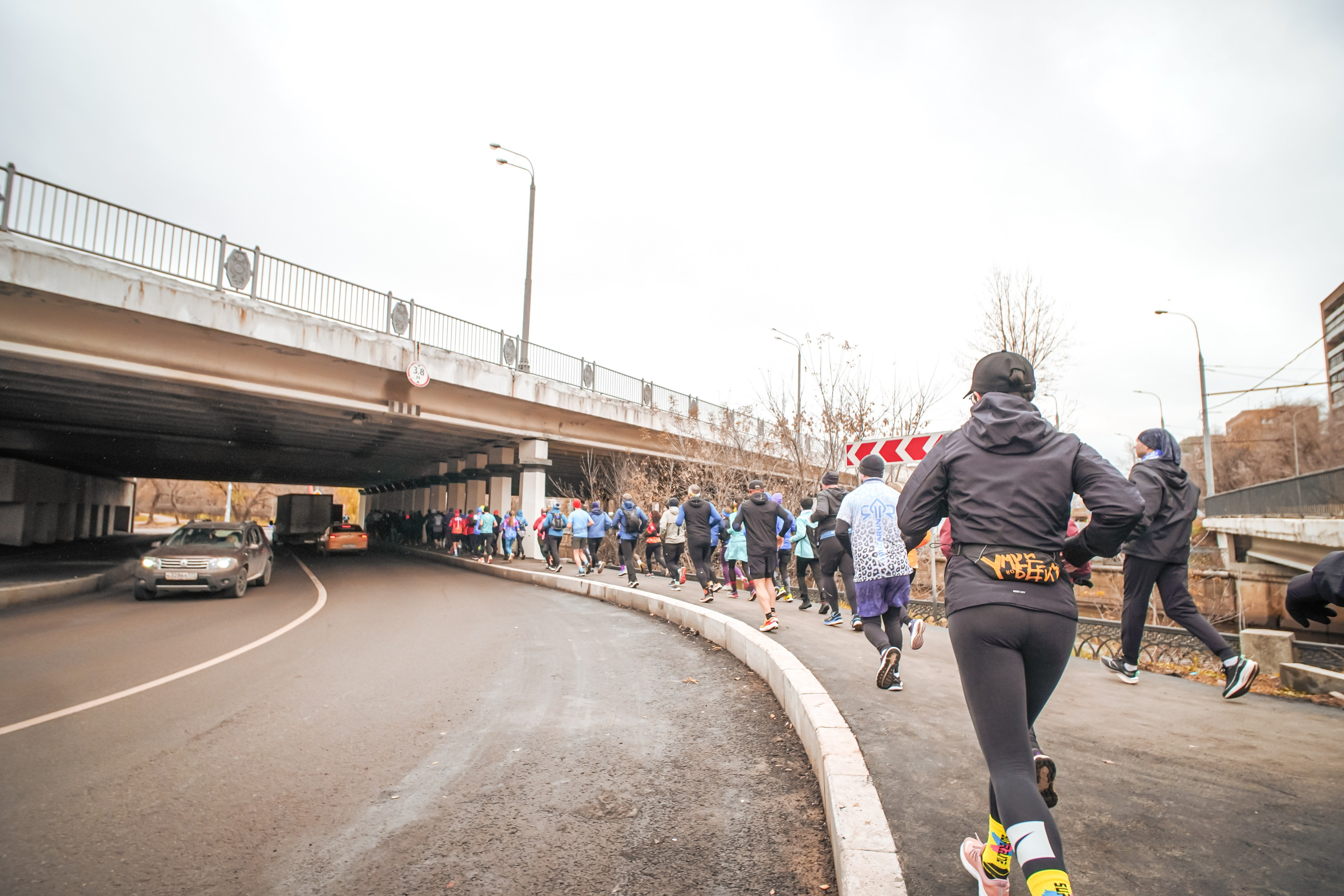 #марафонудома #яuzarun 2024 2-я петля, группа 6:30. Роман Капилюшов. Бег. Фото. Видео. г. Люберцы