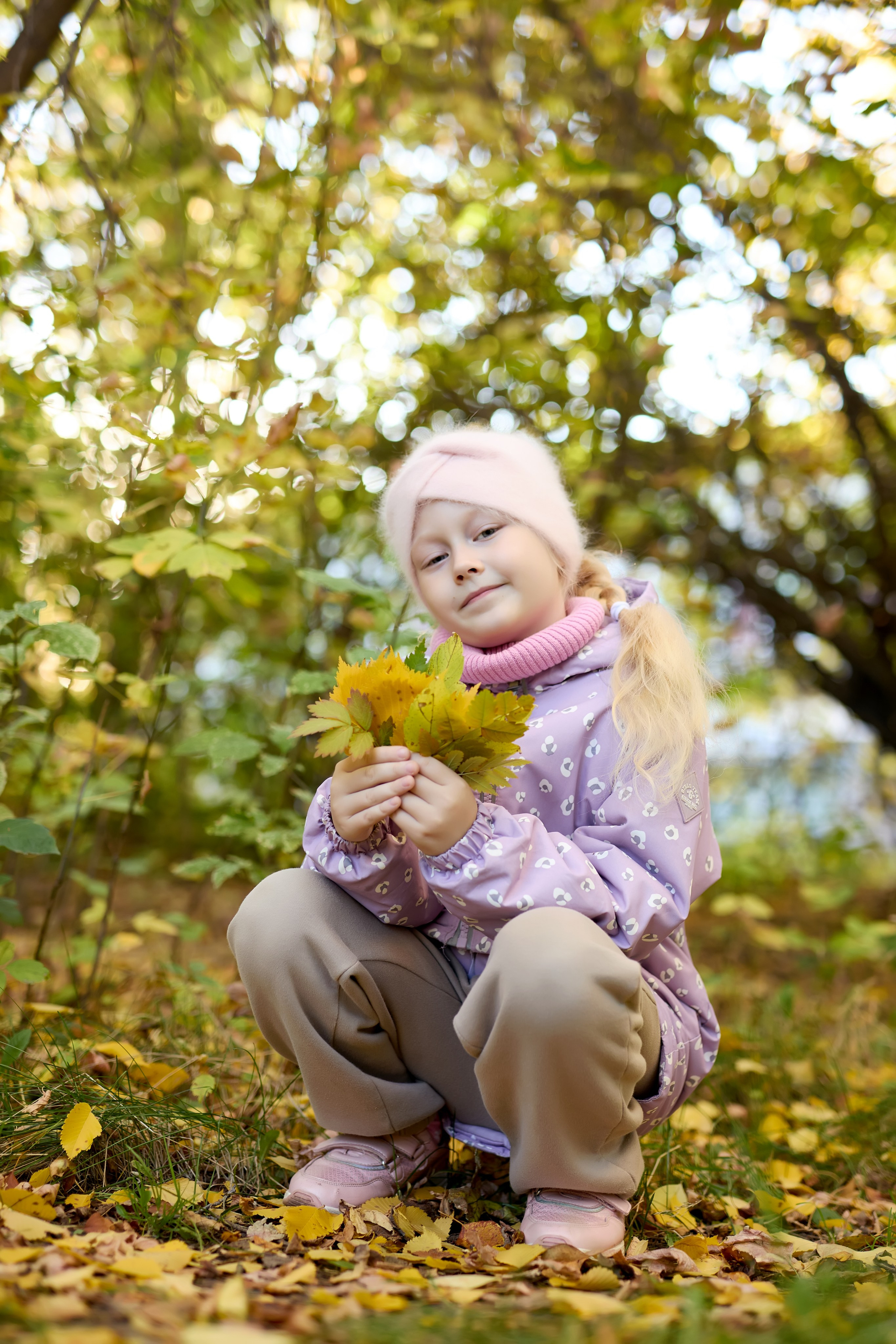 Осенняя фотосессия в Иркутске, в листве